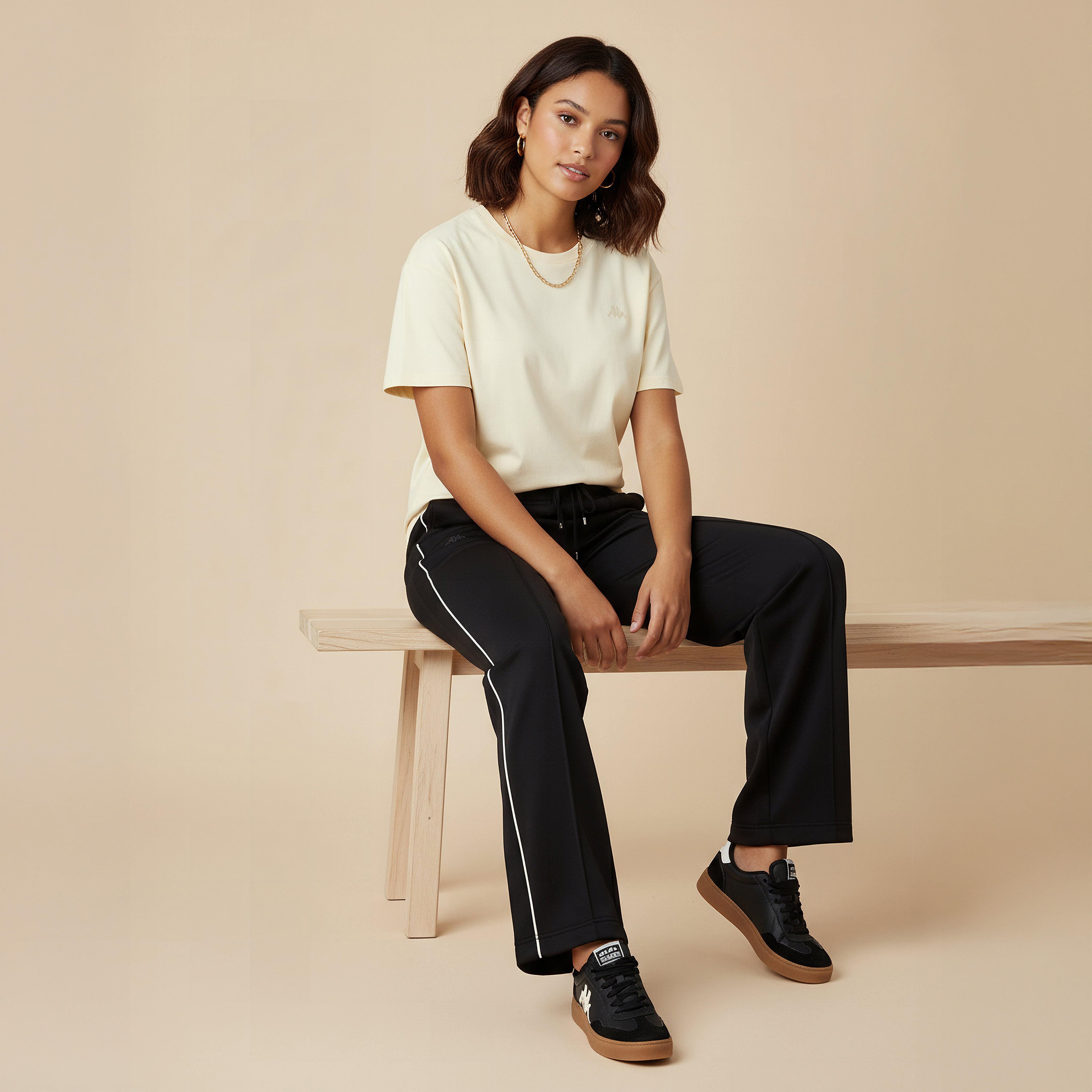 تيشيرت مطاطي بتطريز شعار للنساء من كابا-women-clothing-tshirts-image-1