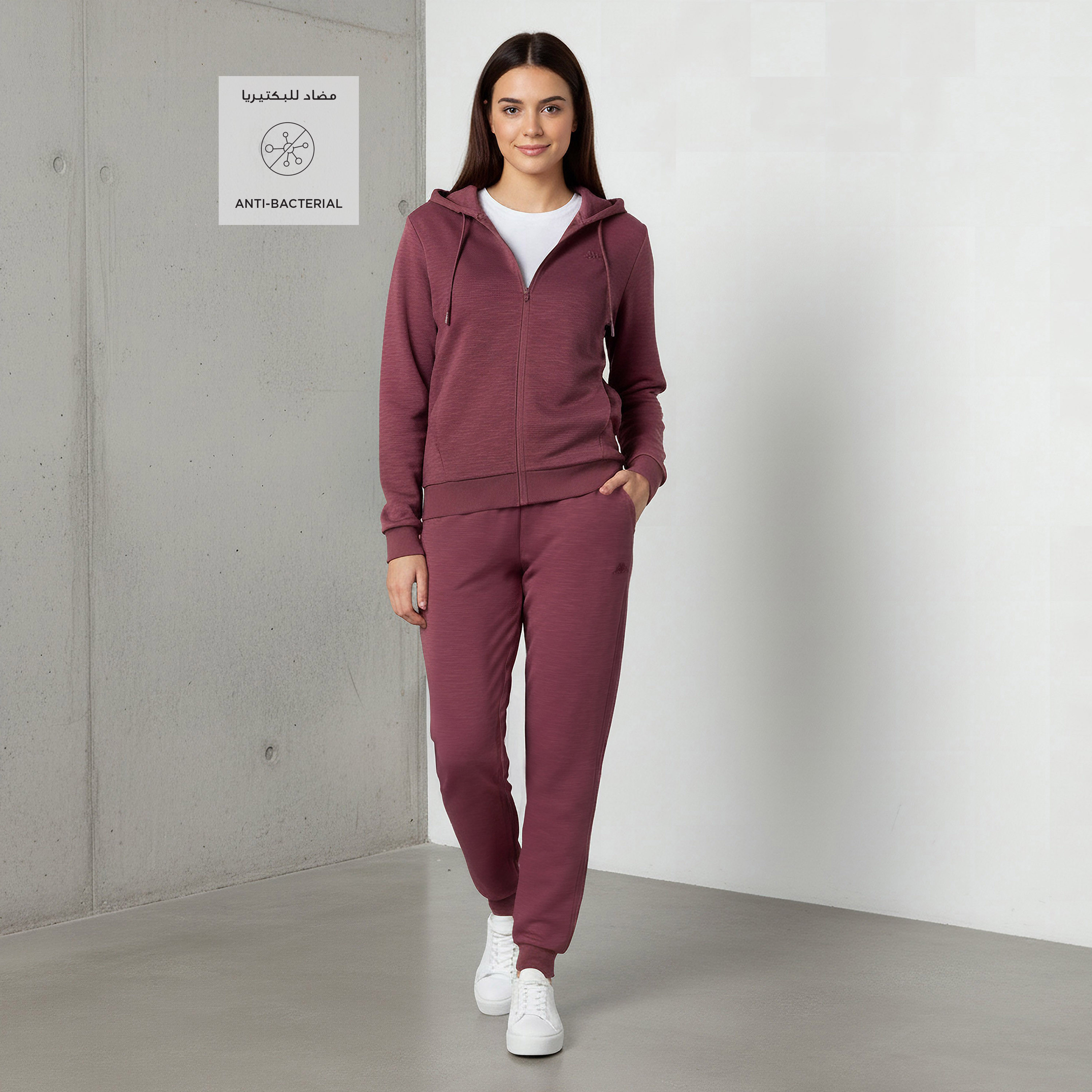 بنطلون رياضي بقصة عادية وجيوب وتطريز شعار من كابا-women-clothing-bottoms-joggers-image-2