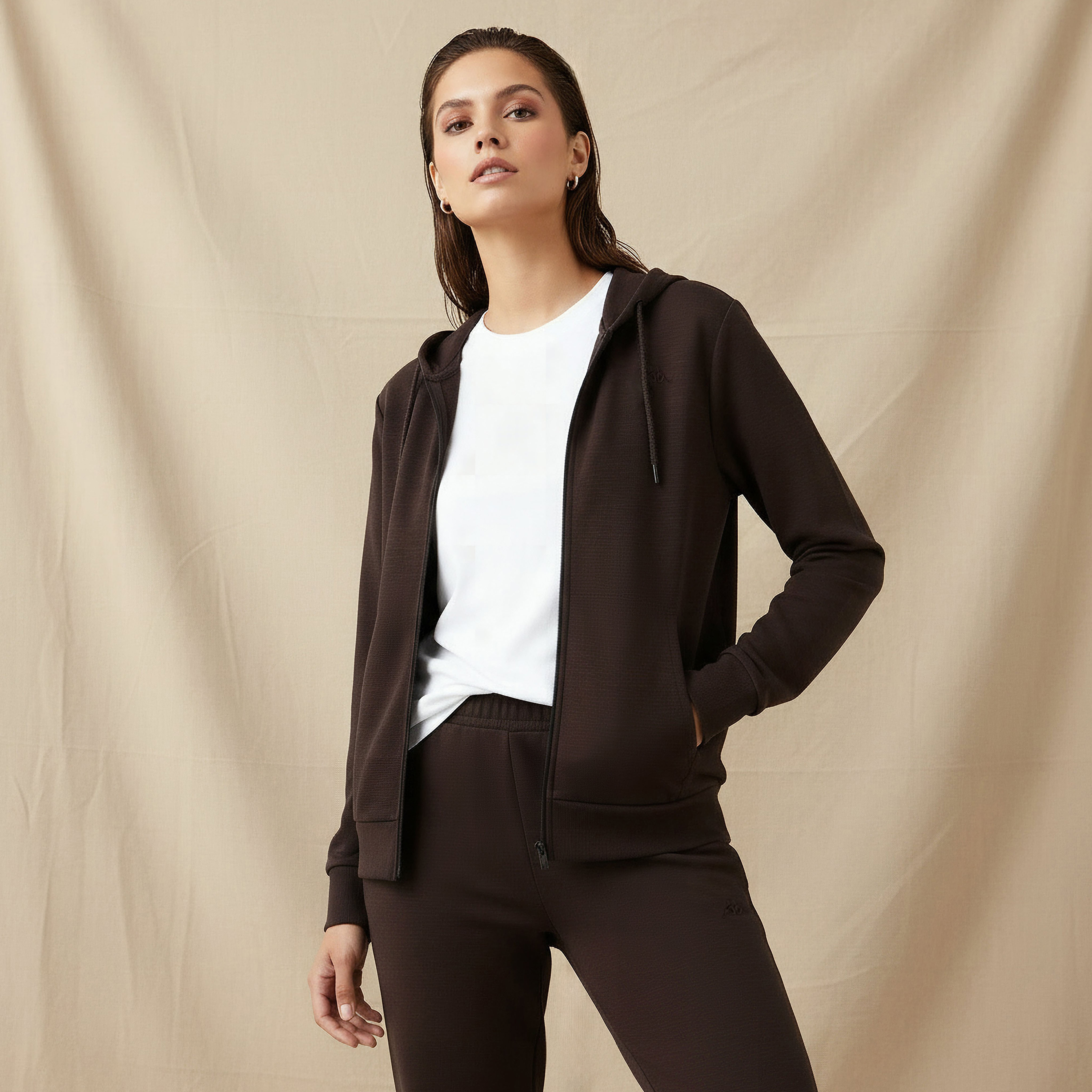 هودي بتفاصيل شعار وسحاب وأكمام طويلة للنساء من كابا-sports-women-clothing-hoodiesandsweatshirts-image-1