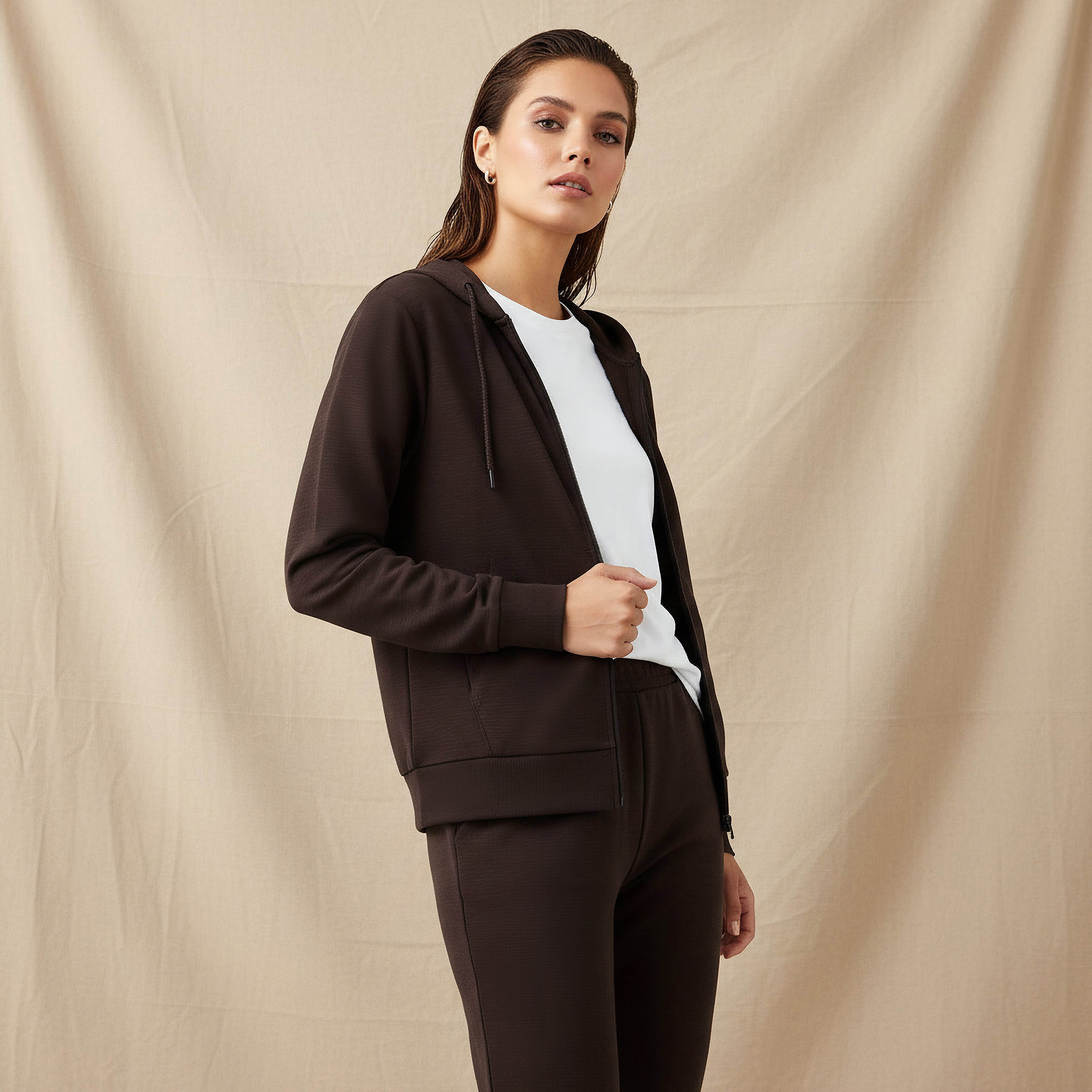 هودي بتفاصيل شعار وسحاب وأكمام طويلة للنساء من كابا-sports-women-clothing-hoodiesandsweatshirts-image-2