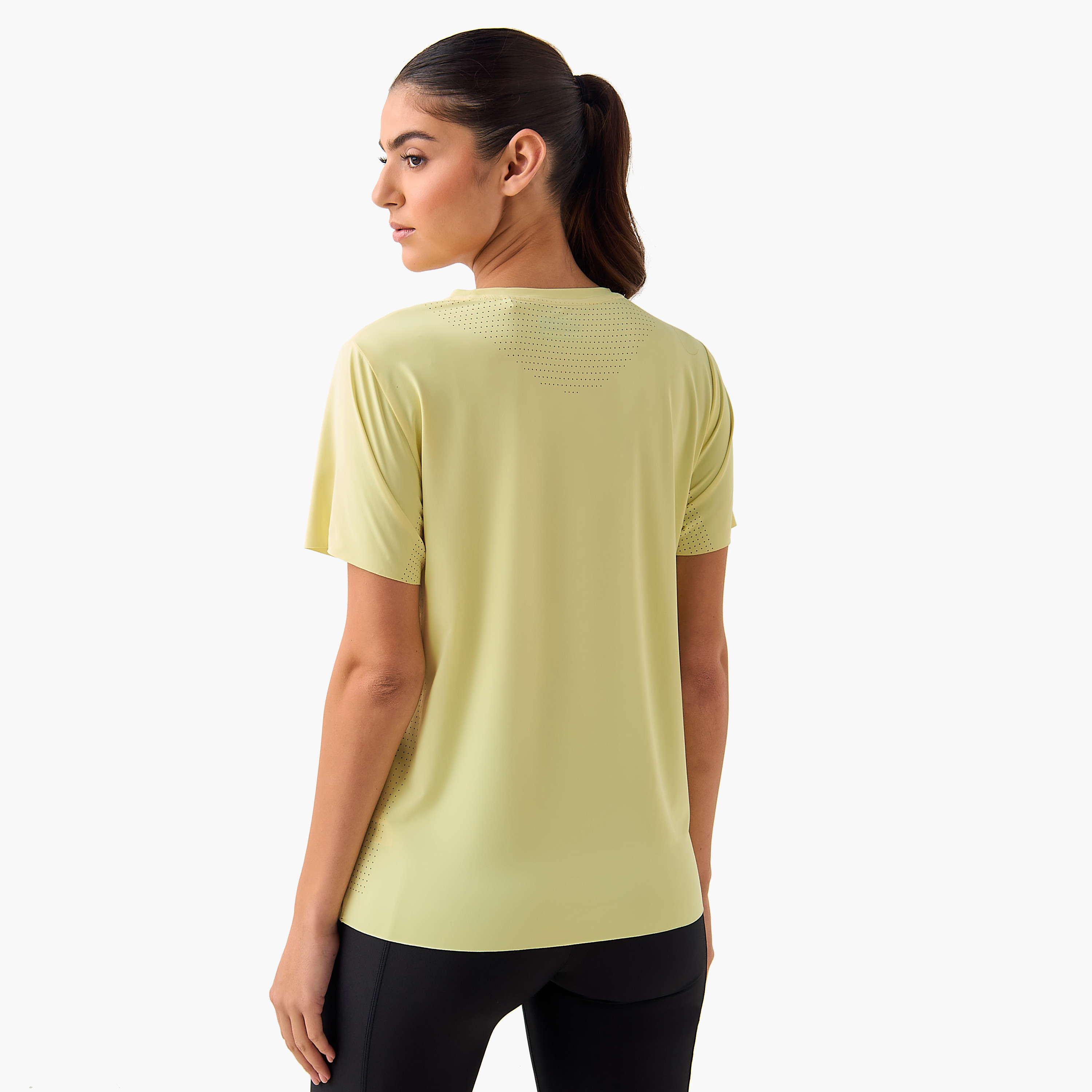 تيشيرت رياضي مثقب لايت للنساء من كابا-women-clothing-tshirts-image-3