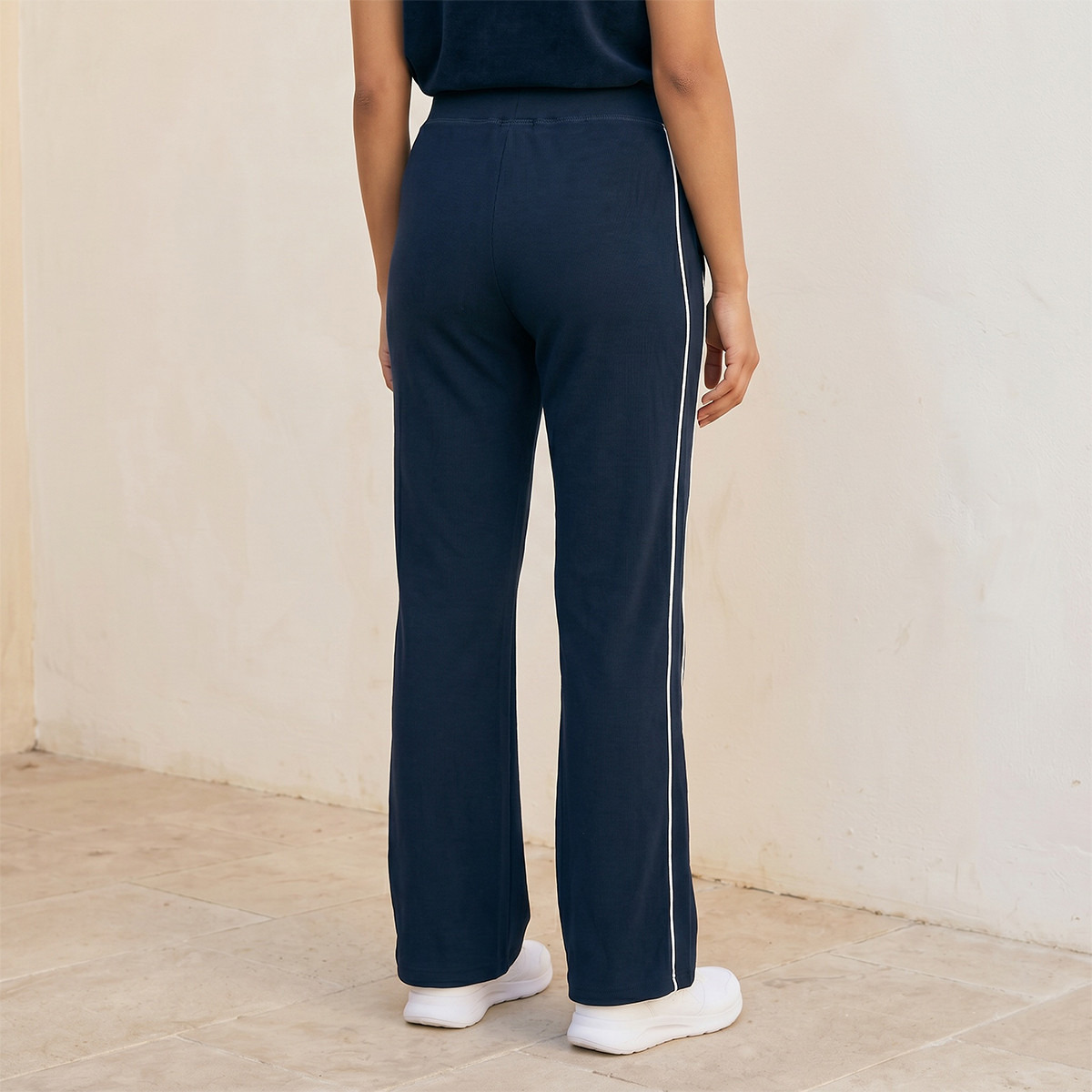 بنطلون مضلع واسع الساقين يتمدد في اتجاهين من كابا-women-clothing-bottoms-joggers-image-8