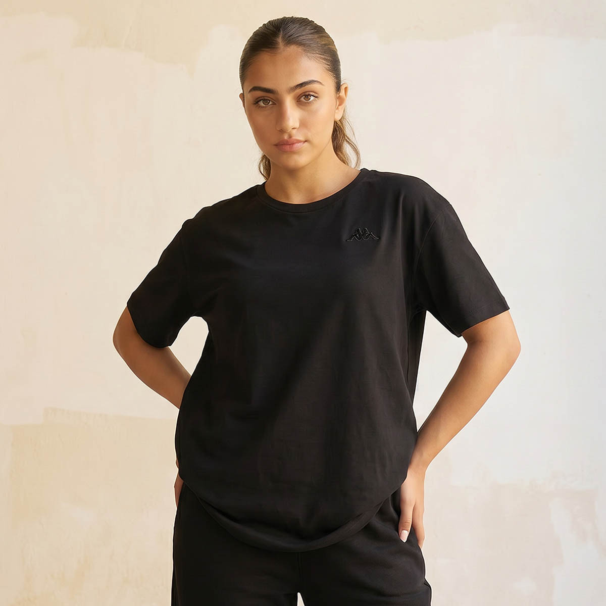تيشيرت نسائي قطني مطرز بشعار من كابا-women-clothing-tshirts-image-5