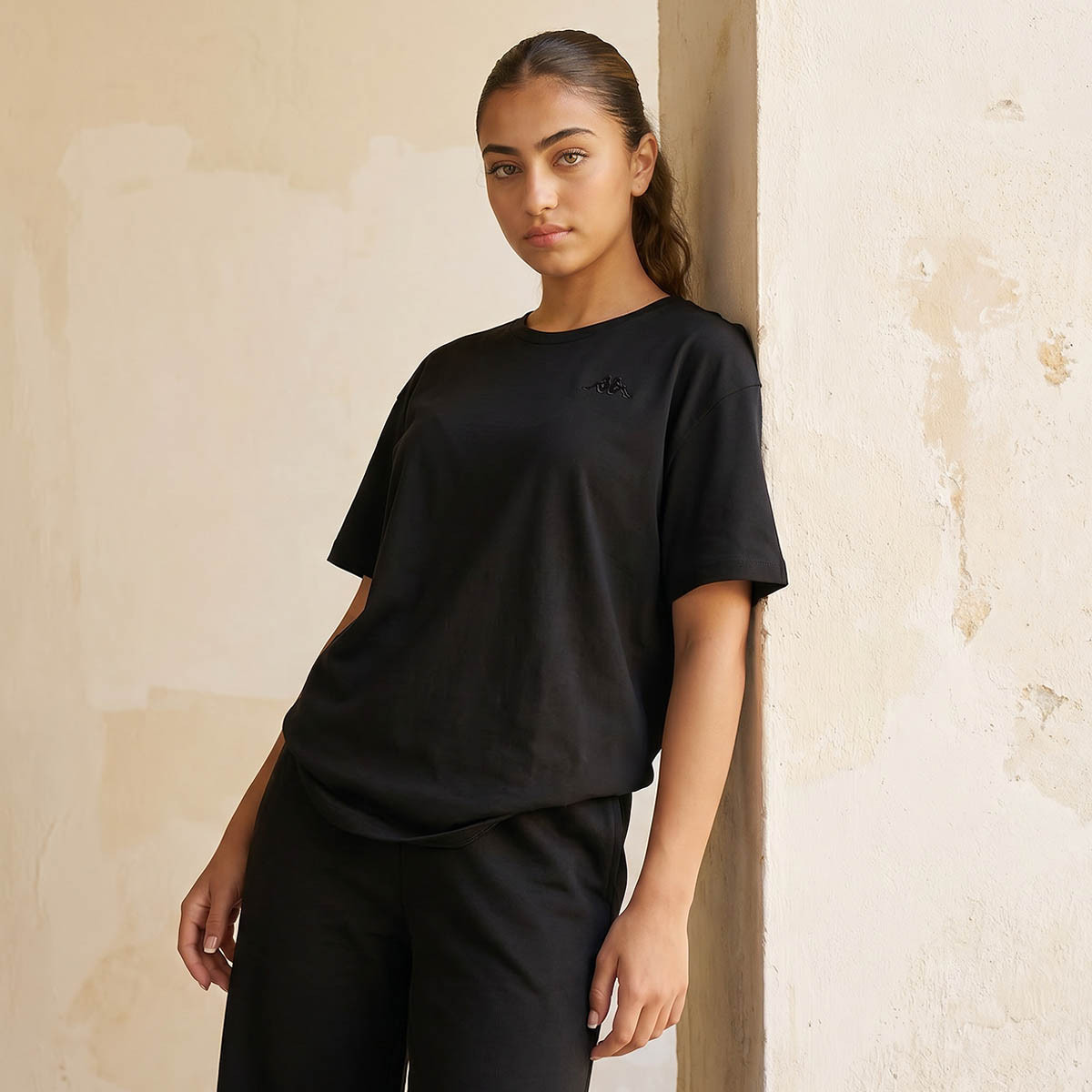 تيشيرت نسائي قطني مطرز بشعار من كابا-women-clothing-tshirts-image-1
