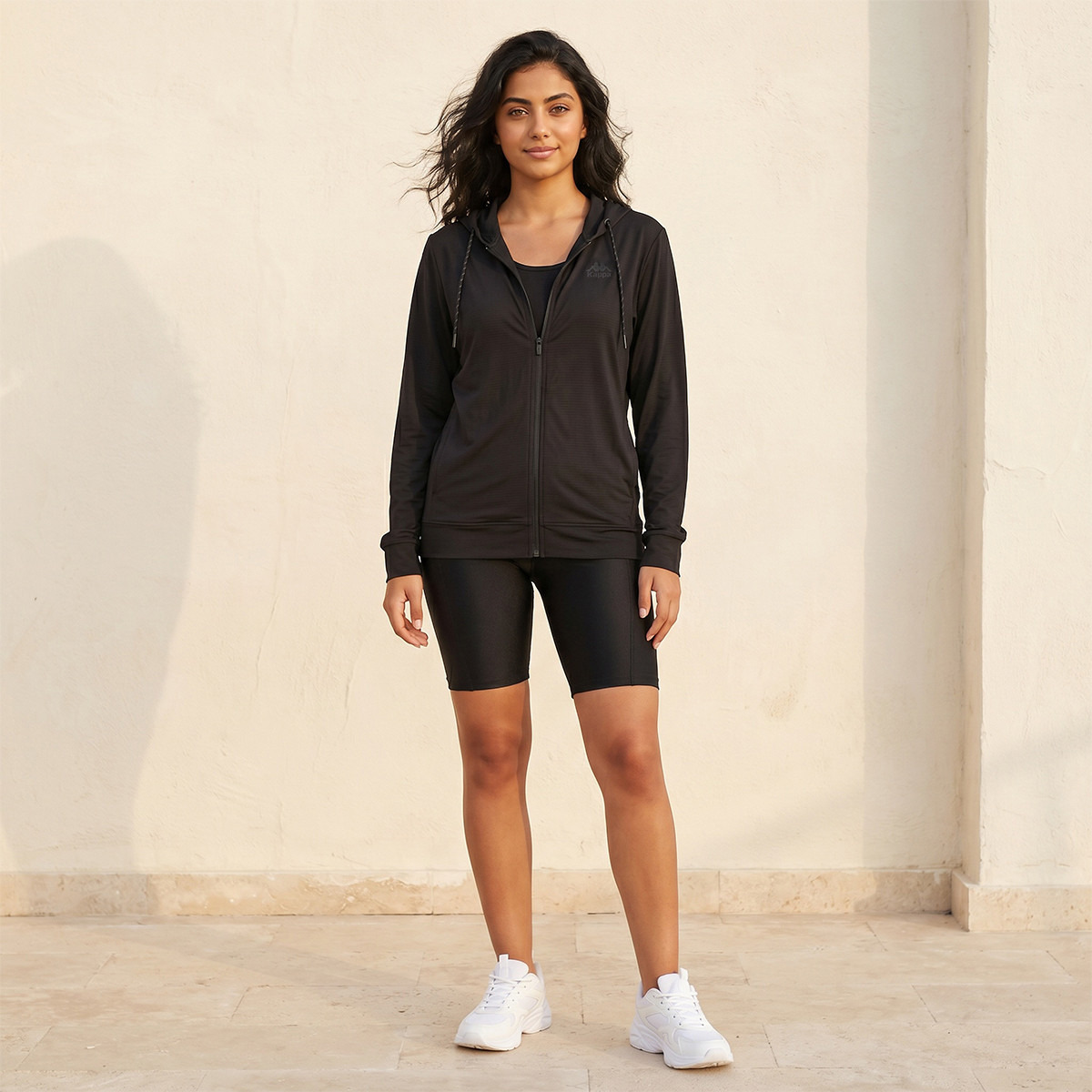 جاكيت بقصة مريحة وطبعات شعار من كابا-sports-women-clothing-coatsandjackets-jackets-image-3