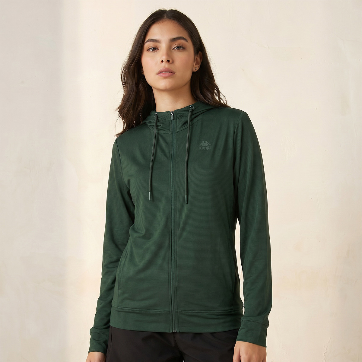 جاكيت بقصة مريحة وطبعات شعار من كابا-sports-women-clothing-coatsandjackets-jackets-image-6