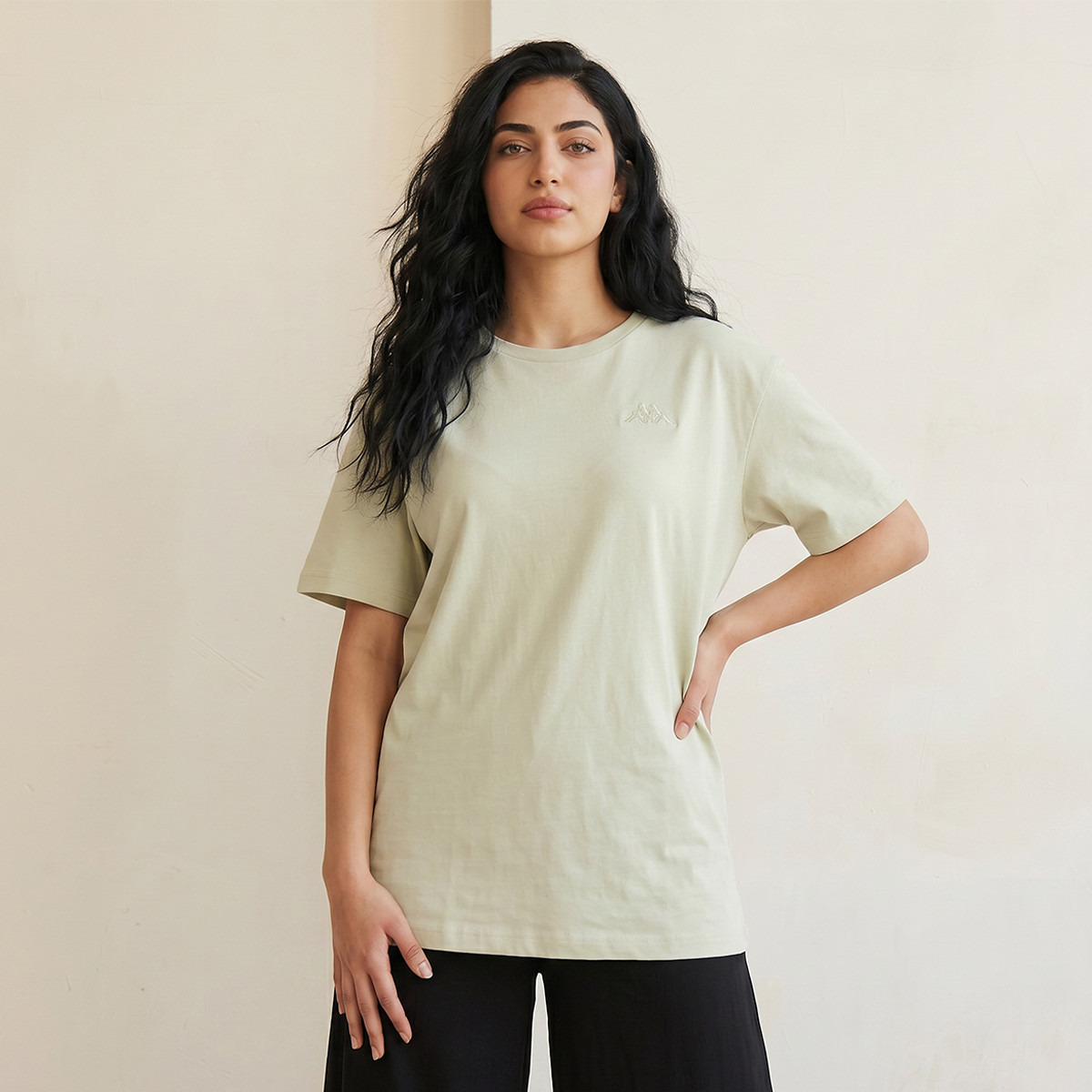 تيشيرت نسائي قطني مطرز بشعار من كابا-women-clothing-tshirts-image-4