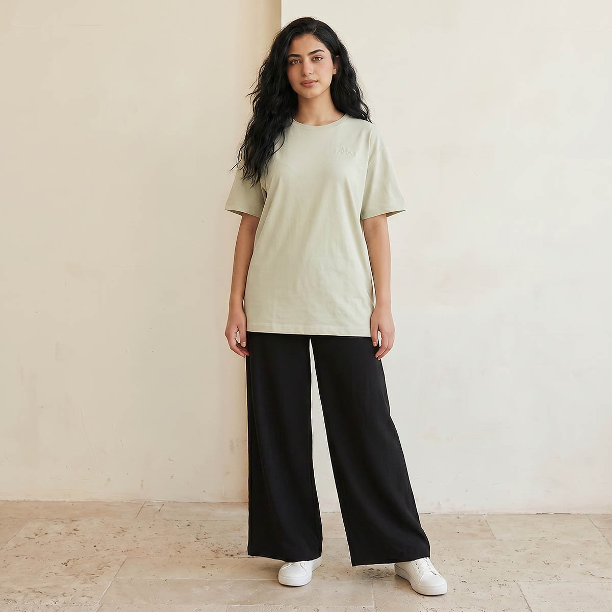 تيشيرت نسائي قطني مطرز بشعار من كابا-women-clothing-tshirts-image-2