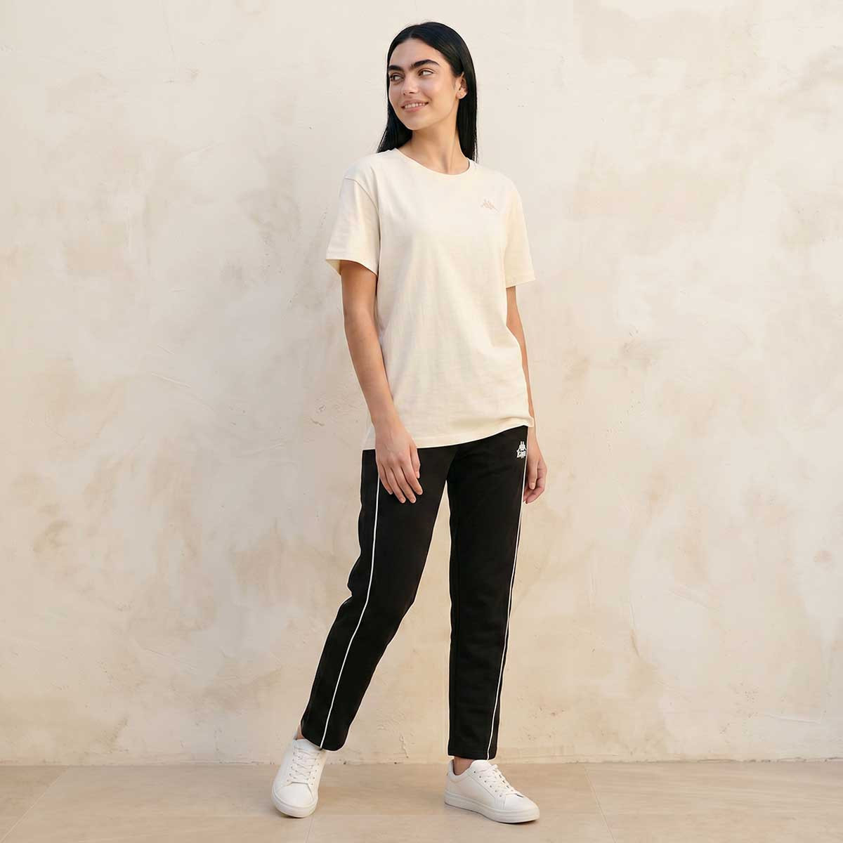 تيشيرت بتطريز شعار من كابا-sports-women-clothing-tshirtsandvests-image-3