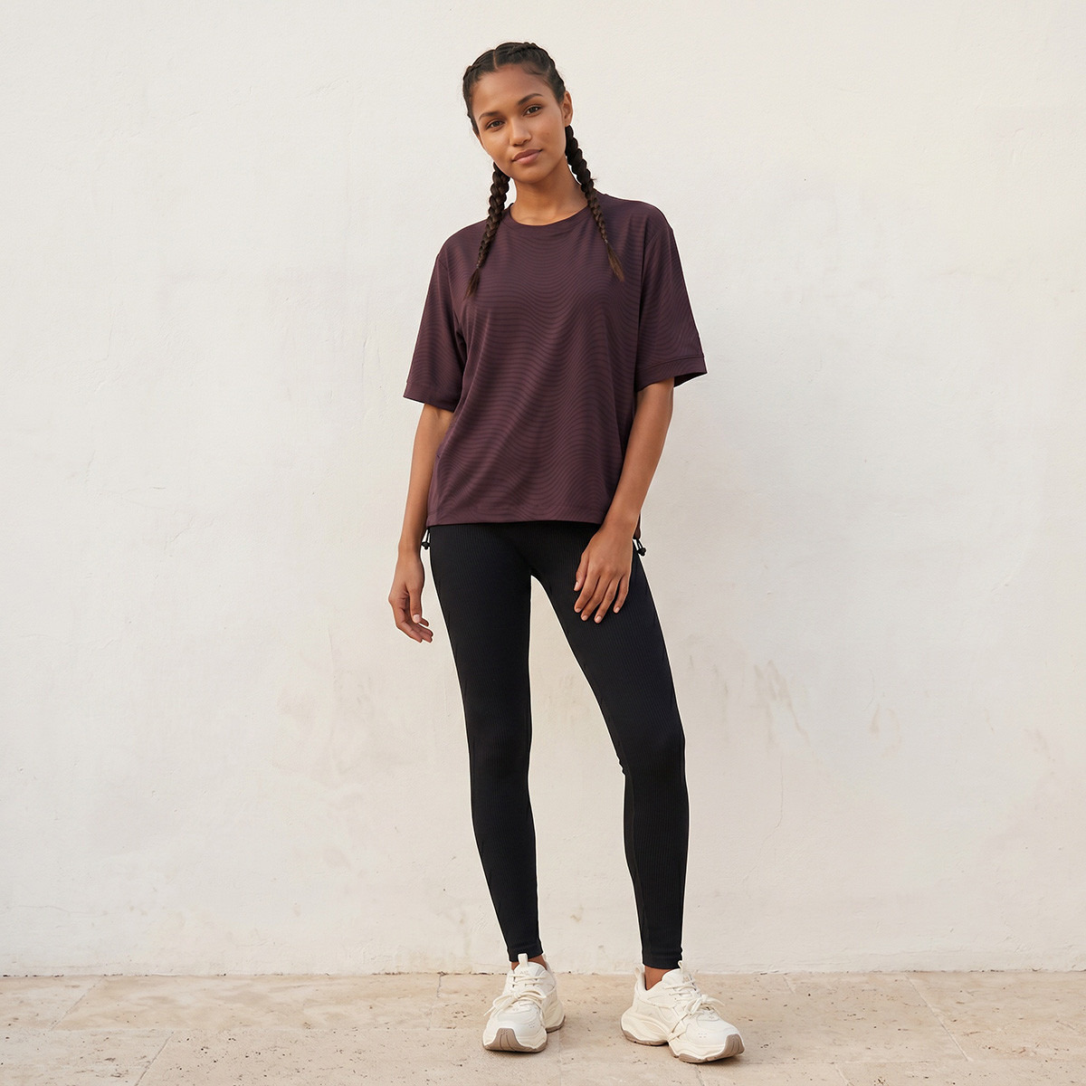 تيشيرت بارز الملمس بمرونة رباعية الاتجاهات من كابا-women-clothing-tshirts-image-3