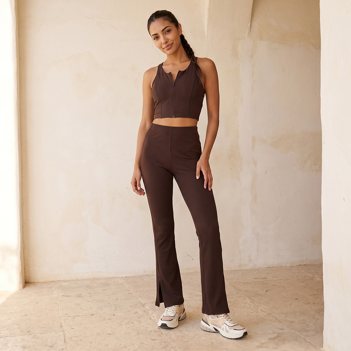 بنطلون ليقنز بارز الملمس من كابا-women-clothing-sportswearandactivewear-bottoms-leggings-image-2