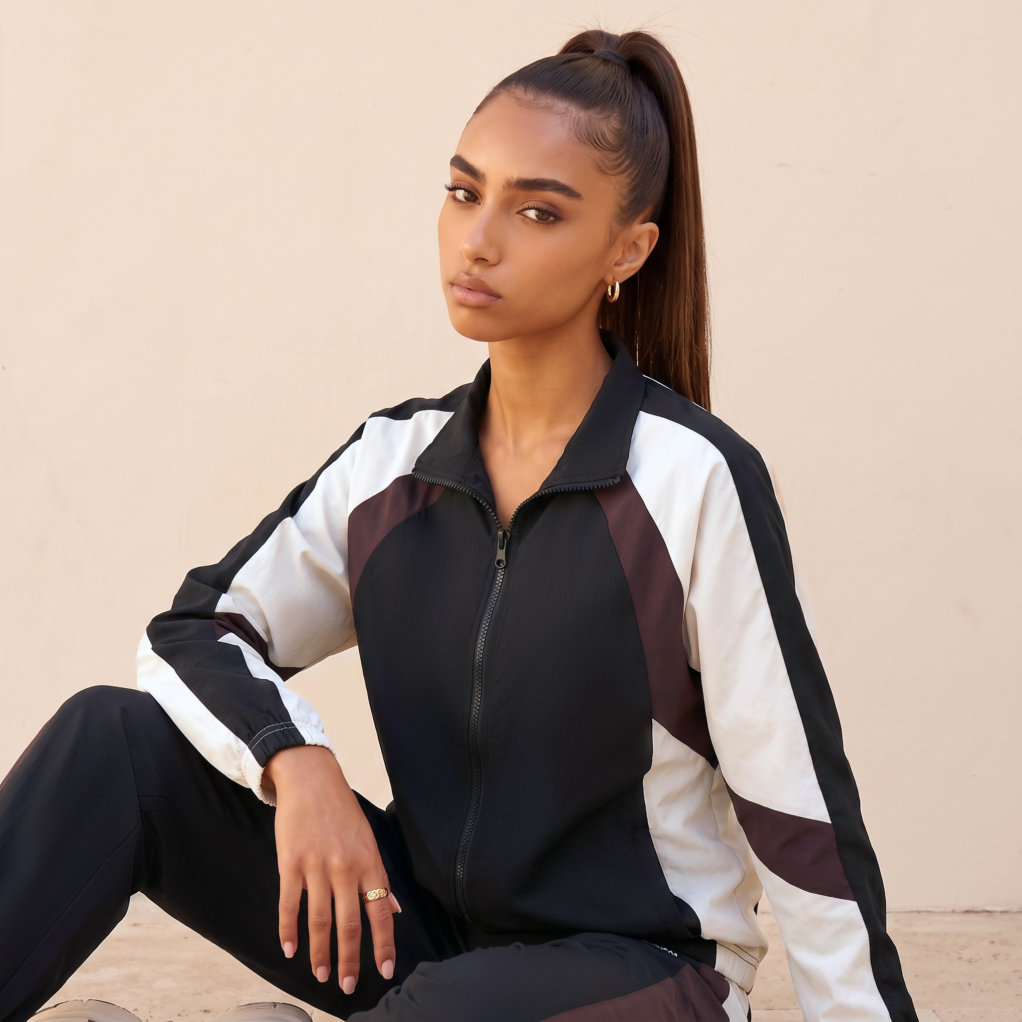 جاكيت رياضي بتصميم ألوان متعددة من كابا-sports-women-clothing-coatsandjackets-jackets-image-1