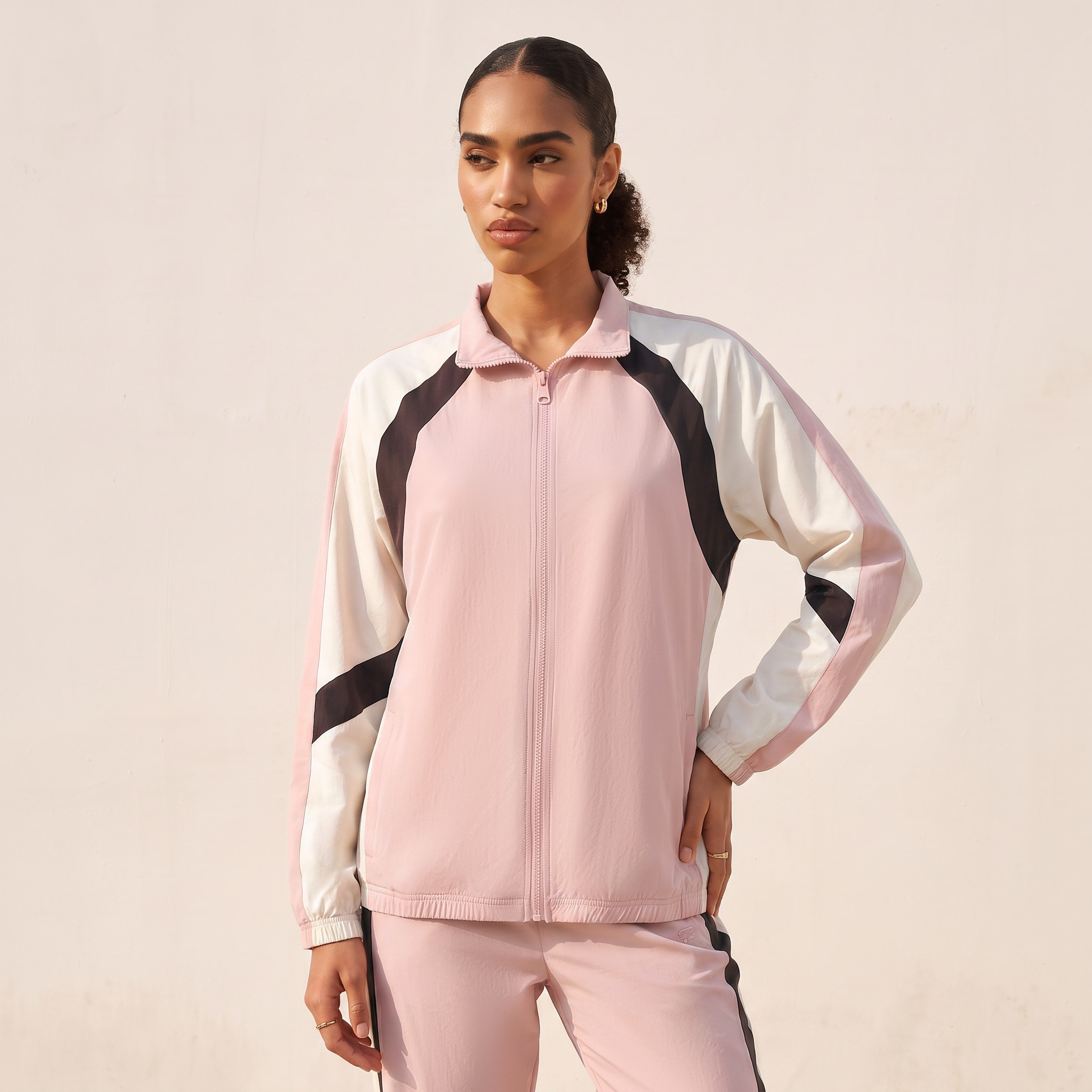 جاكيت رياضي بتصميم ألوان متعددة من كابا-sports-women-clothing-coatsandjackets-jackets-image-4