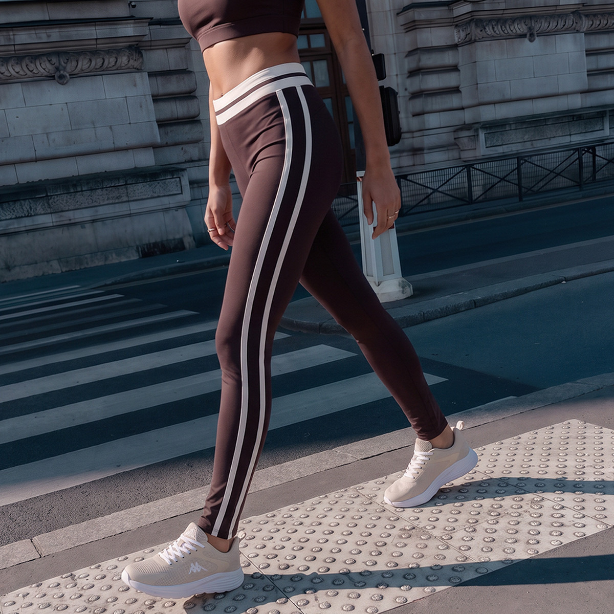 بنطلون ليقنز بمرونة ثنائية الاتجاه من كابا-women-clothing-sportswearandactivewear-bottoms-leggings-image-1