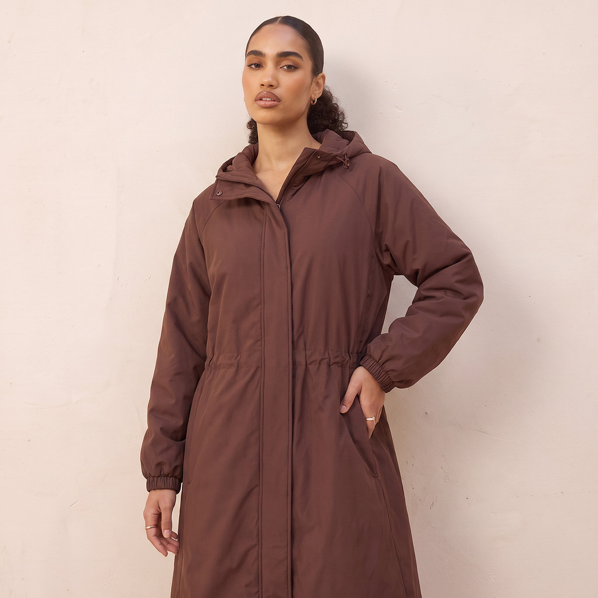 معطف طويل بغطاء رأس من كابا-women-winterwear-coatsandjackets-coats-image-3