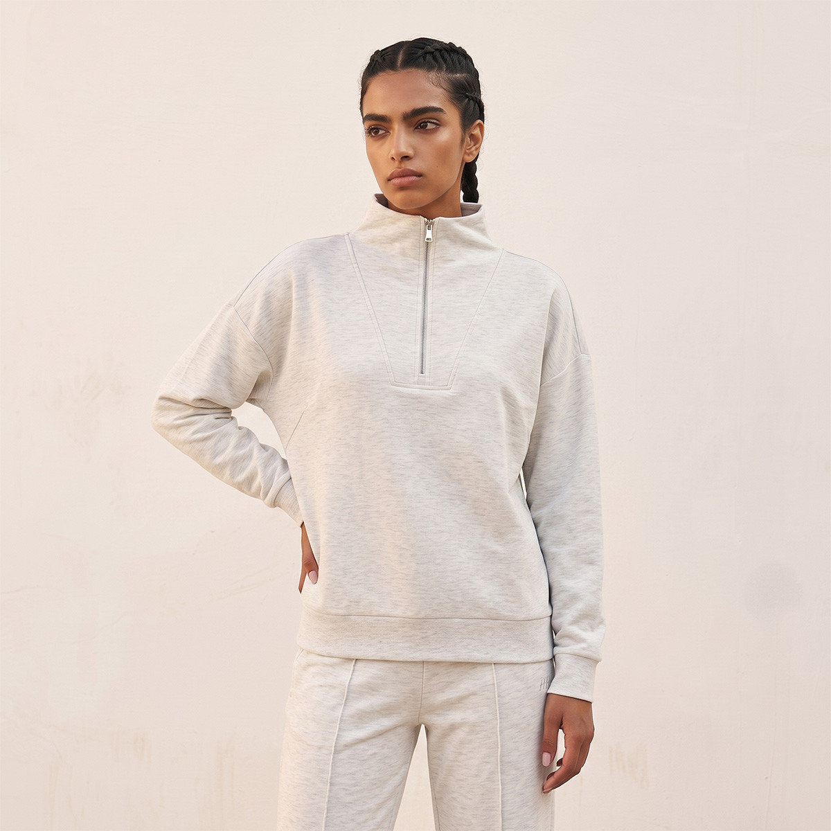 سويت شيرت بملمس ناعم من كابا-women-clothing-hoodiesandsweatshirts-sweatshirts-image-1