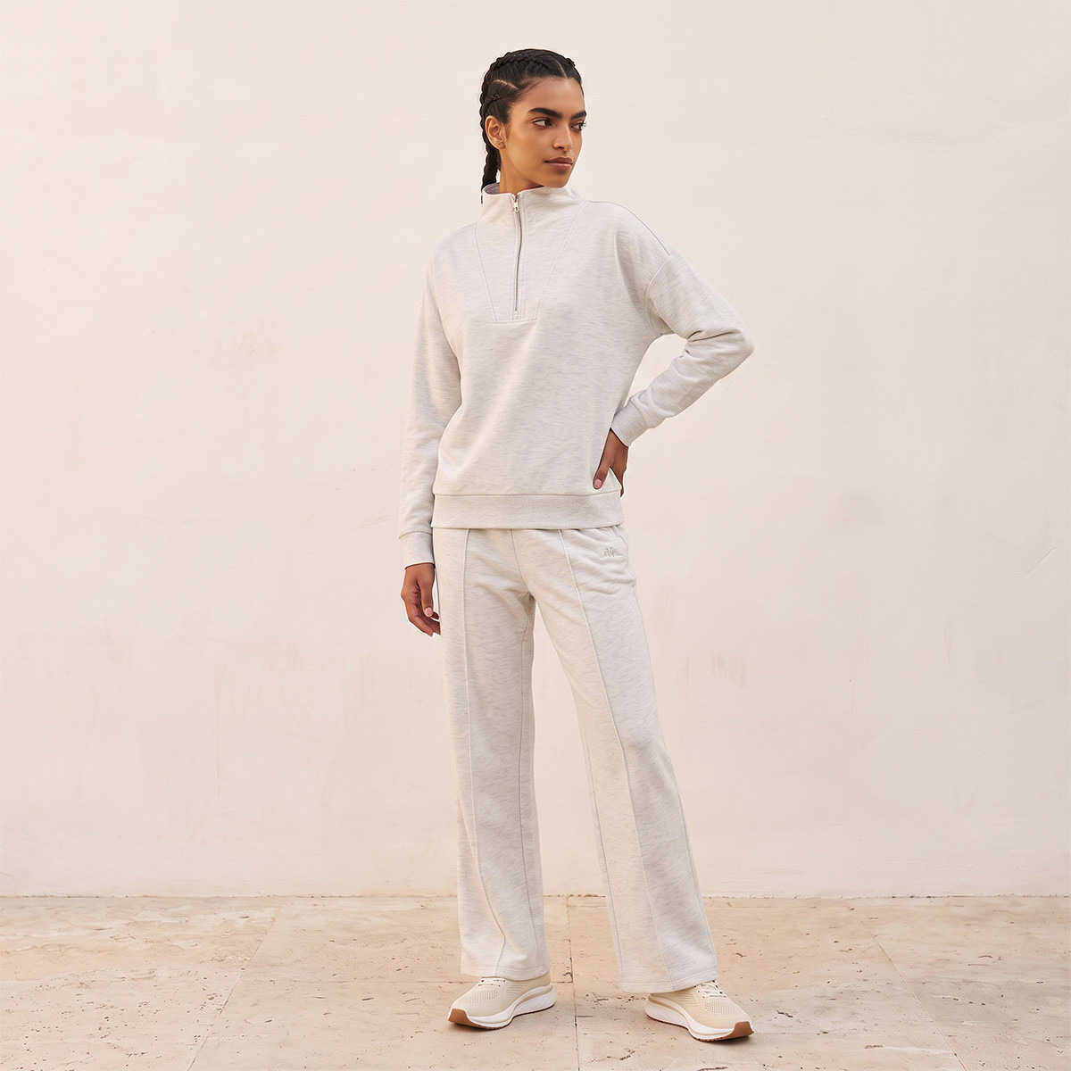 سويت شيرت بملمس ناعم من كابا-women-clothing-hoodiesandsweatshirts-sweatshirts-image-2