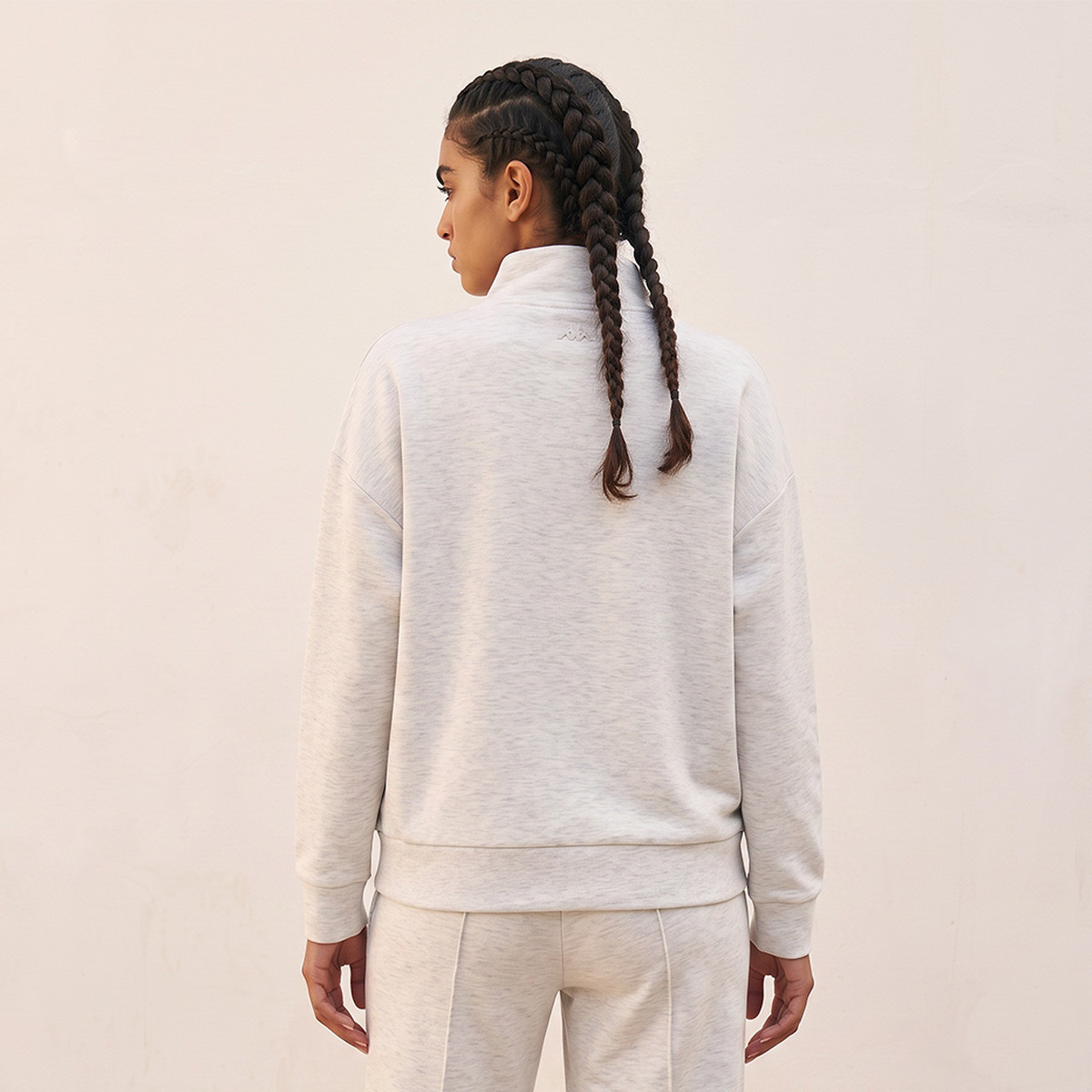 سويت شيرت بملمس ناعم من كابا-women-clothing-hoodiesandsweatshirts-sweatshirts-image-3