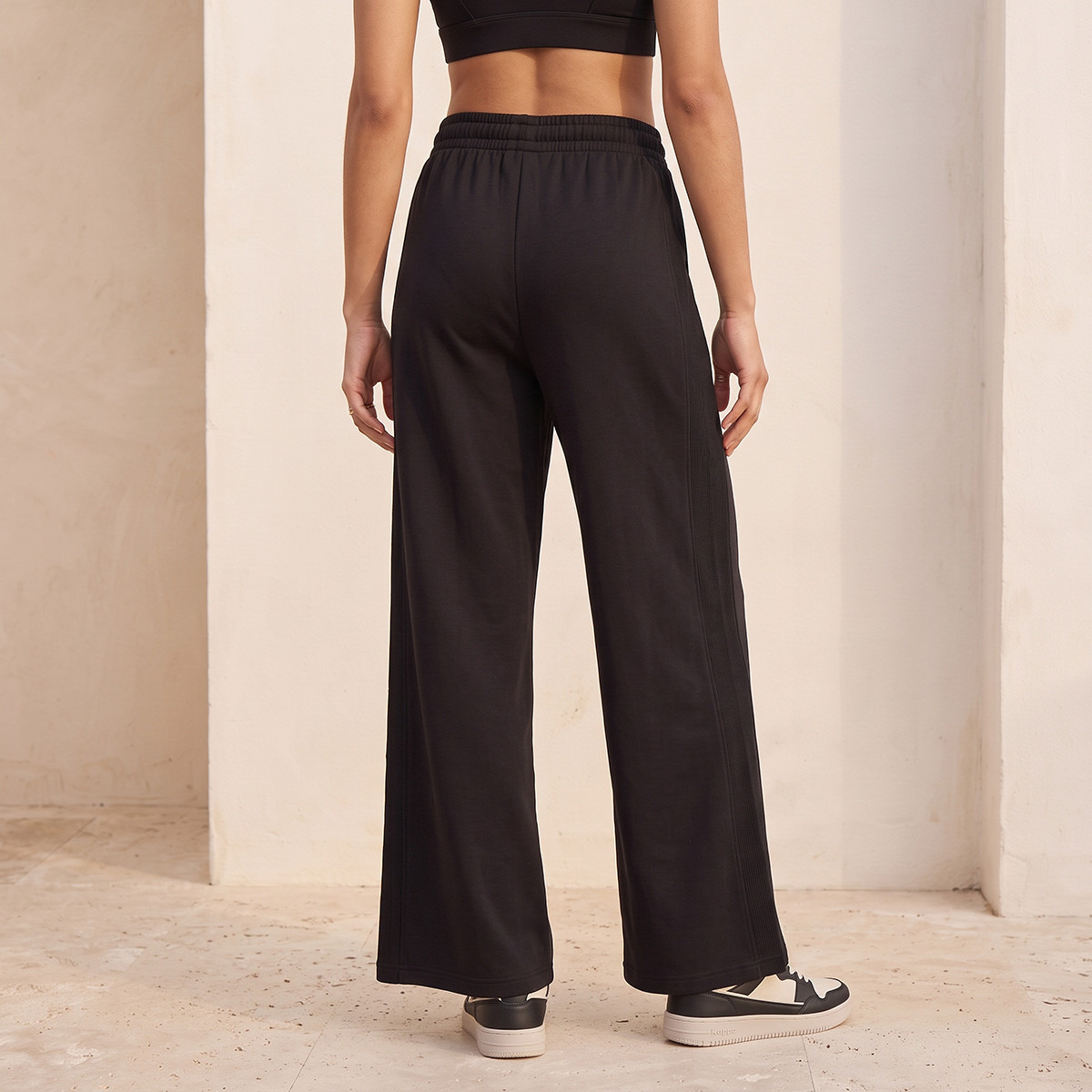 بنطلون رياضي بمرونة ثنائية الإتجاه من كابا-women-clothing-bottoms-joggers-image-4