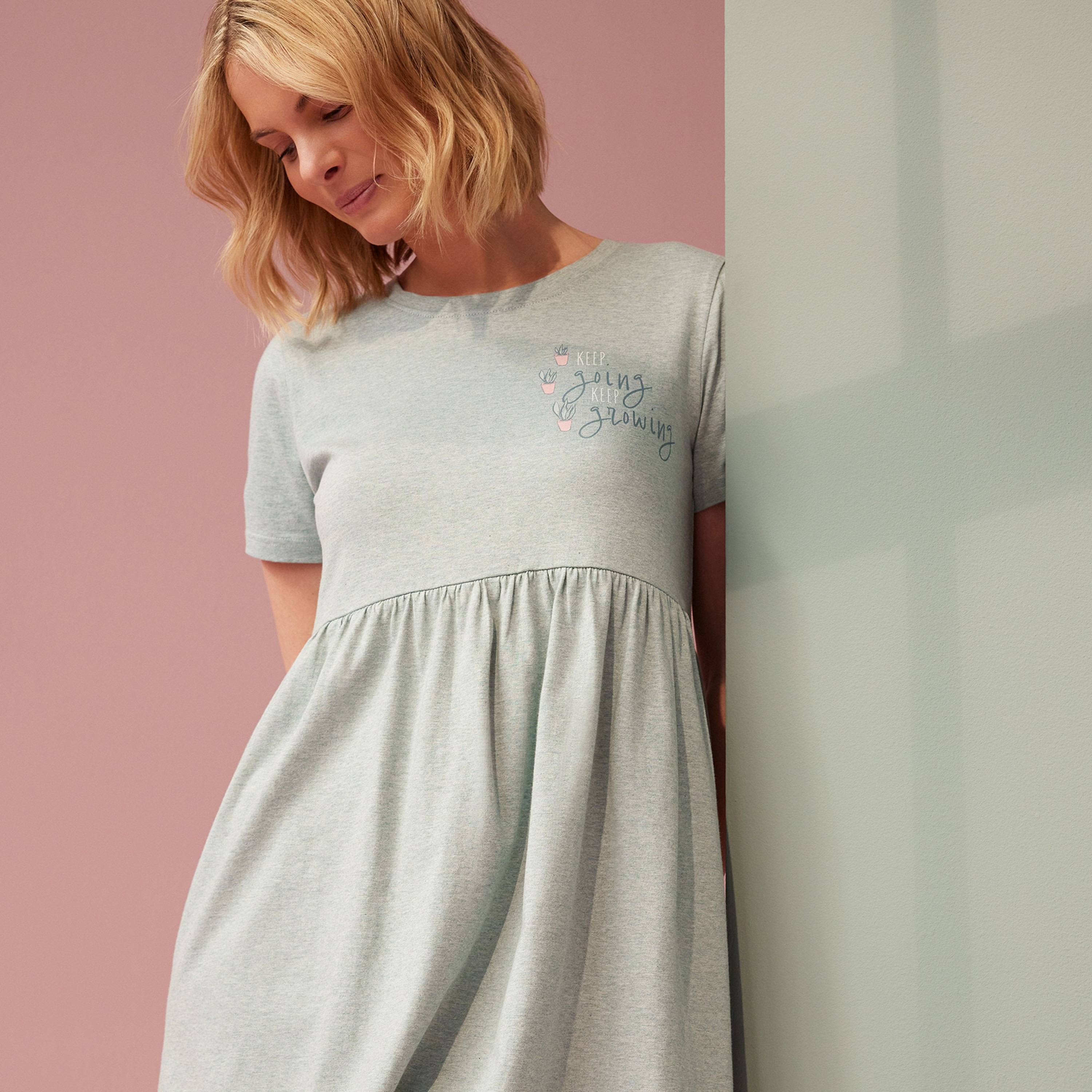 قميص النوم من لا في إن روز نسائي اخضر مطبوع بياقة مستديرة وأكمام قصيرة-women-clothing-nightwear-nighties-image-4