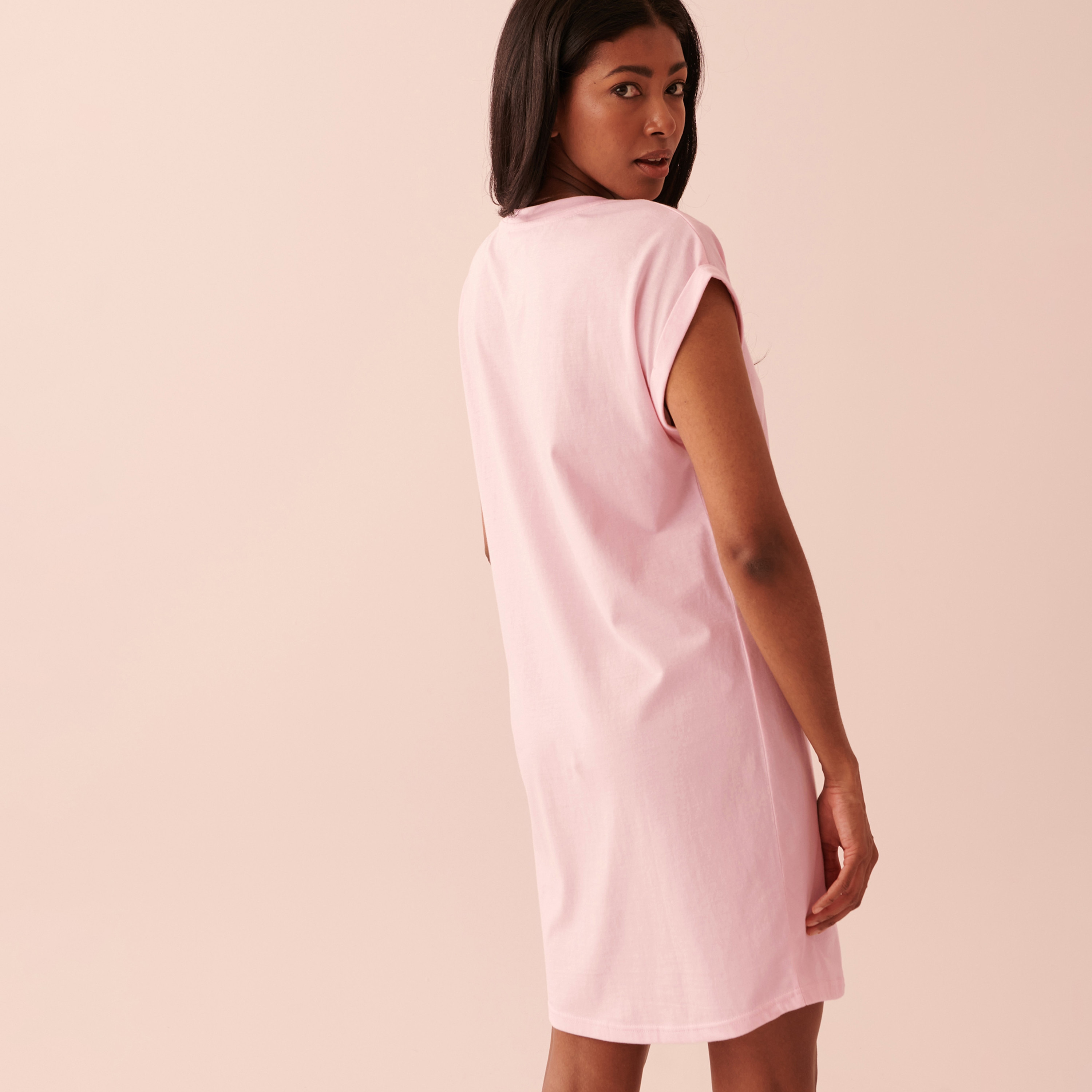قميص نوم من لا في إن روز بياقة دائرية وأكمام قصيرة مع مربعات-women-clothing-nightwear-nighties-image-10