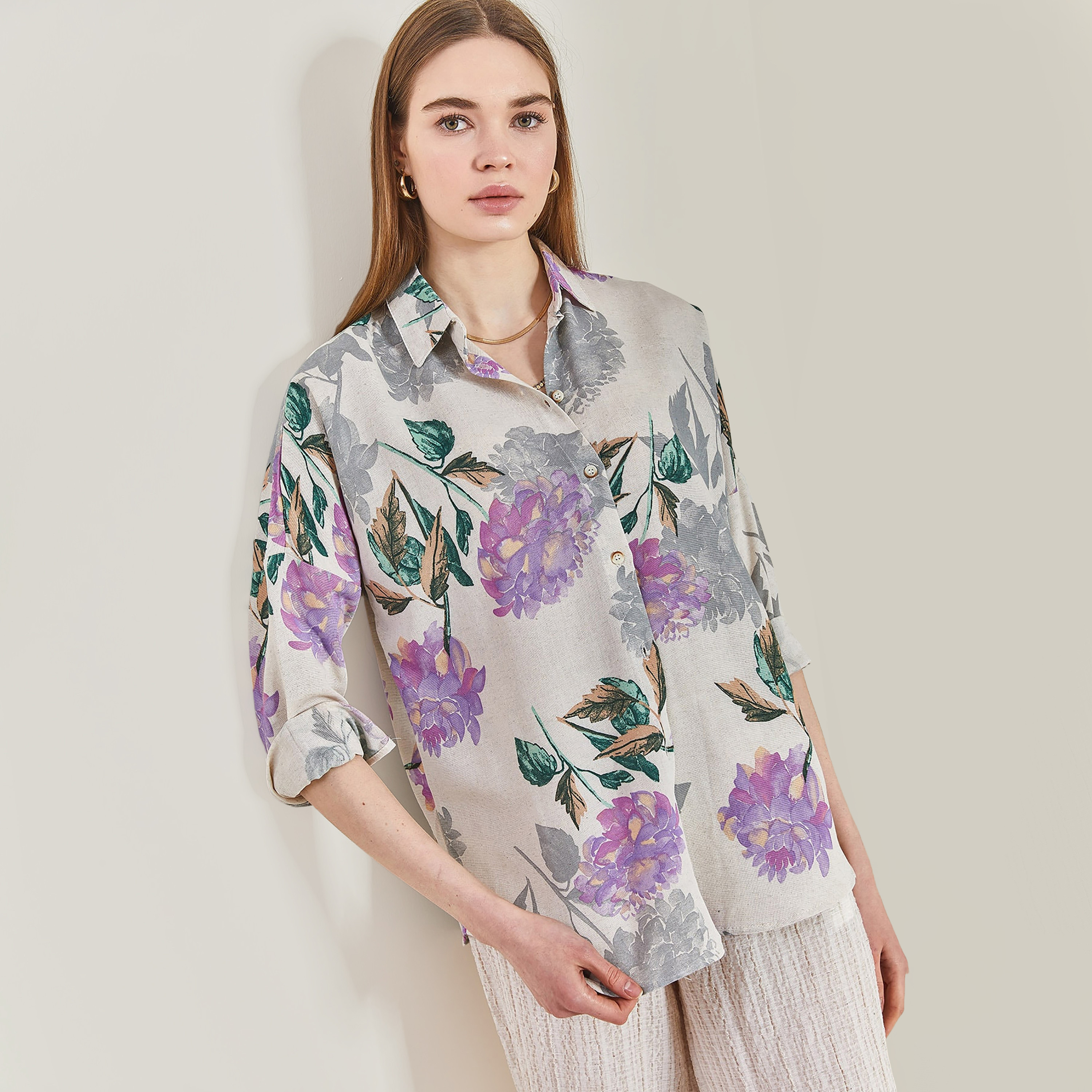 قميص نسائي بياقة وأكمام منسدلة وطبعة زهور متعددة الألوان من بيانكو لوتشي-women-clothing-shirtsandblouses-shirts-image-2