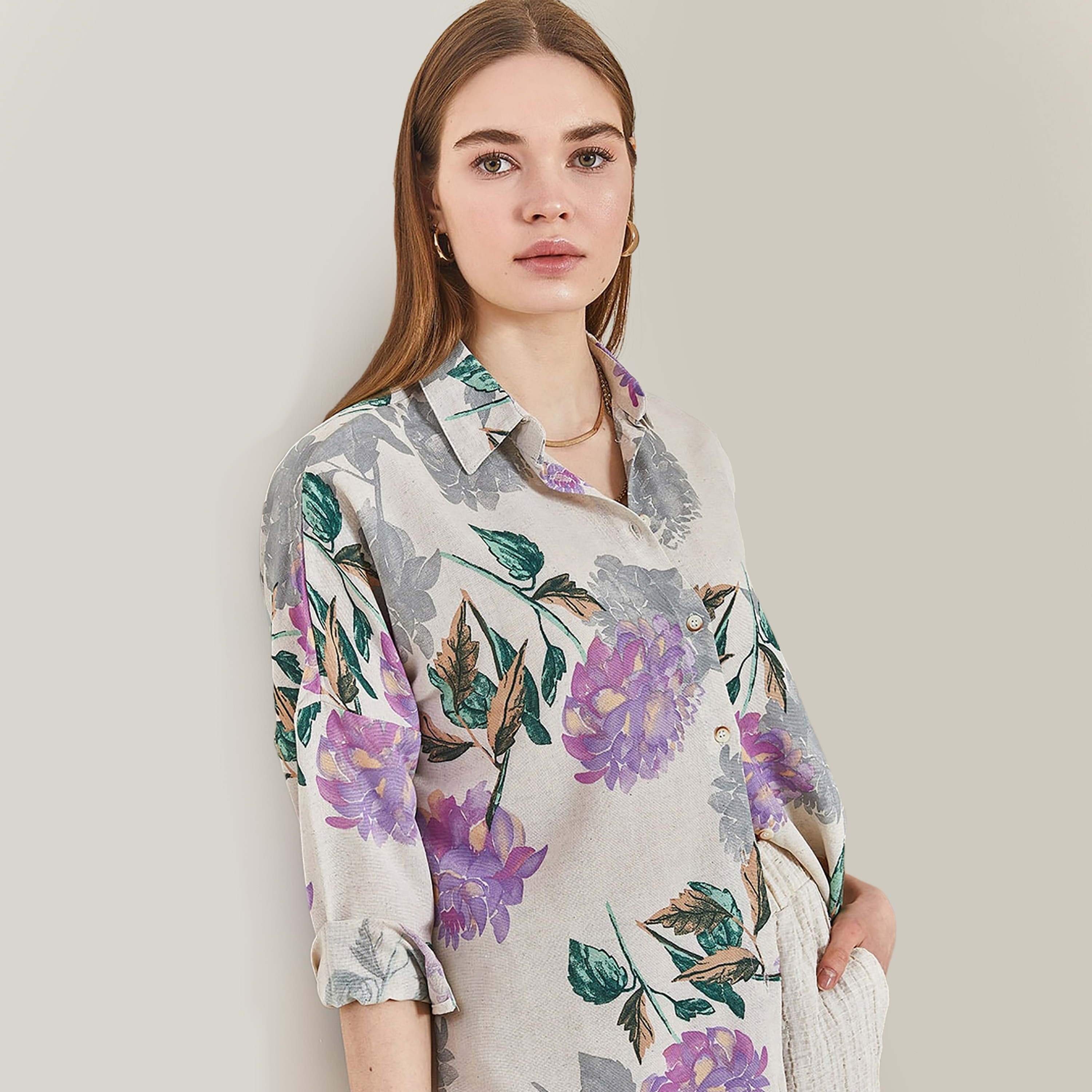 قميص نسائي بياقة وأكمام منسدلة وطبعة زهور متعددة الألوان من بيانكو لوتشي-women-clothing-shirtsandblouses-shirts-image-3