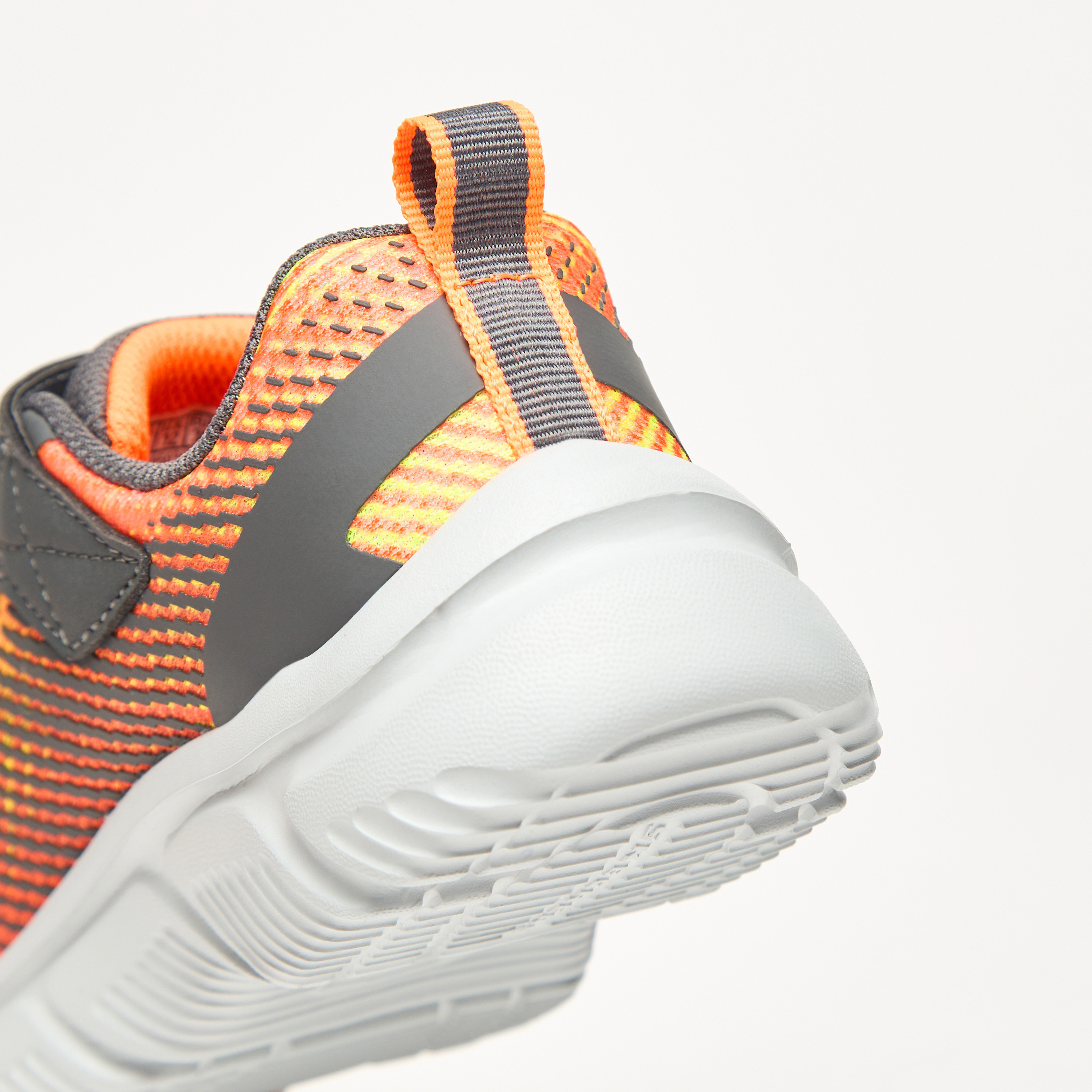 سكيتشرز حذاء الجري جو رن 650 ميموري فوم للأولاد 405035L-BKRD | OE-sports-boys-shoes-image-16
