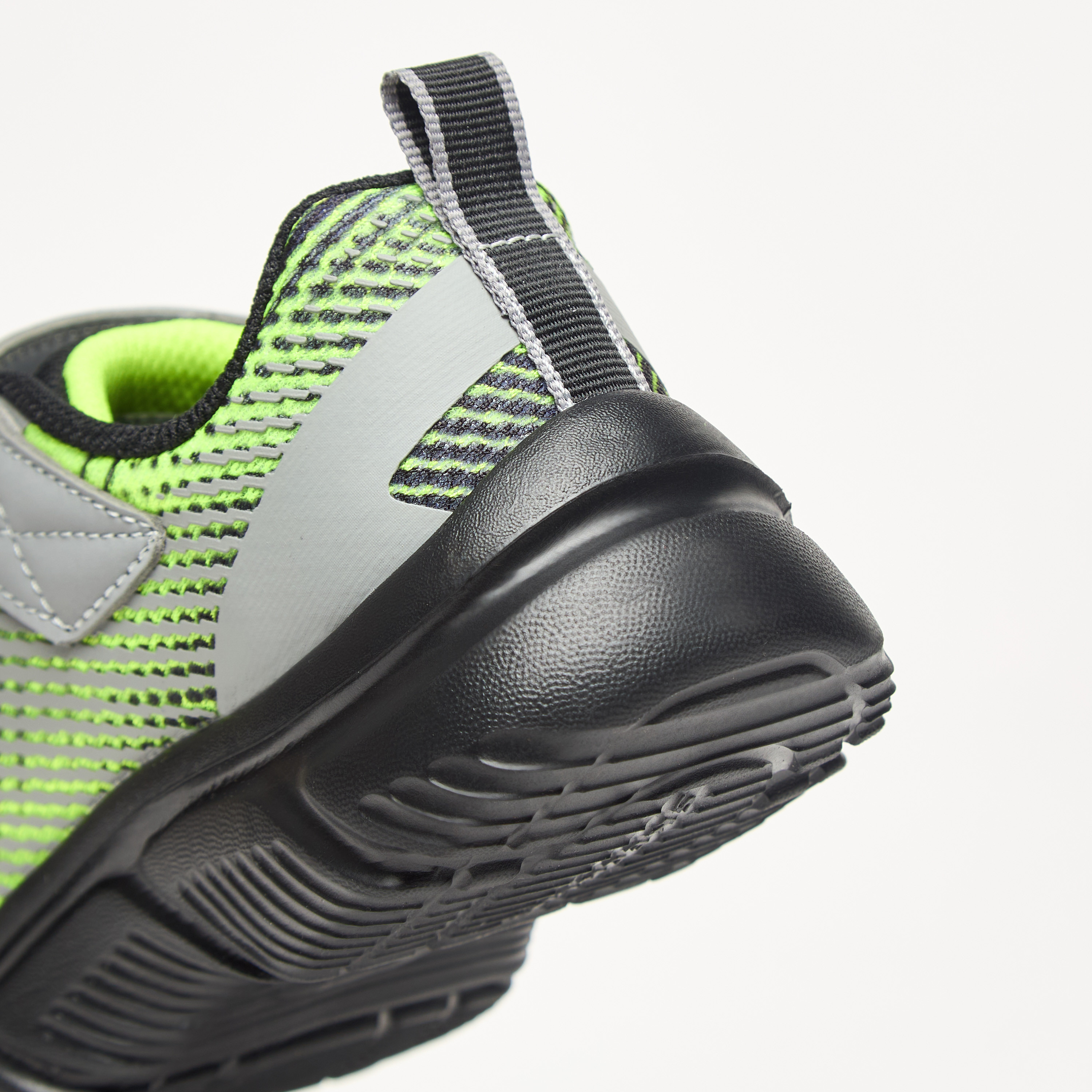 سكيتشرز حذاء الجري جو رن 650 ميموري فوم للأولاد 405035L-BKRD | OE-sports-boys-shoes-image-24