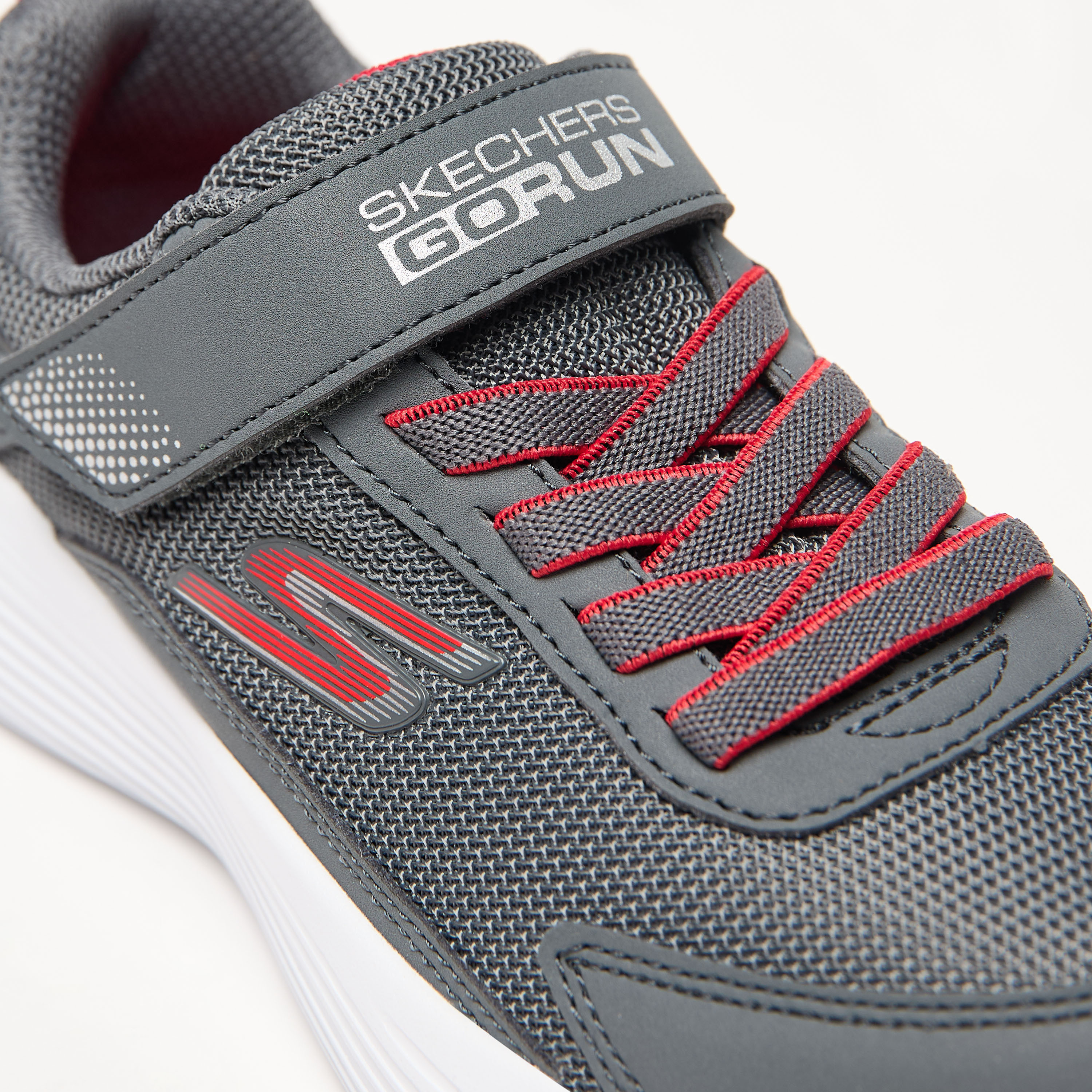 حذاء جري بنعل مبطّن وشريط إغلاق جو رن 400 ڤي 2 للأولاد من سكتشرز-boys-shoes-sneakers-image-15