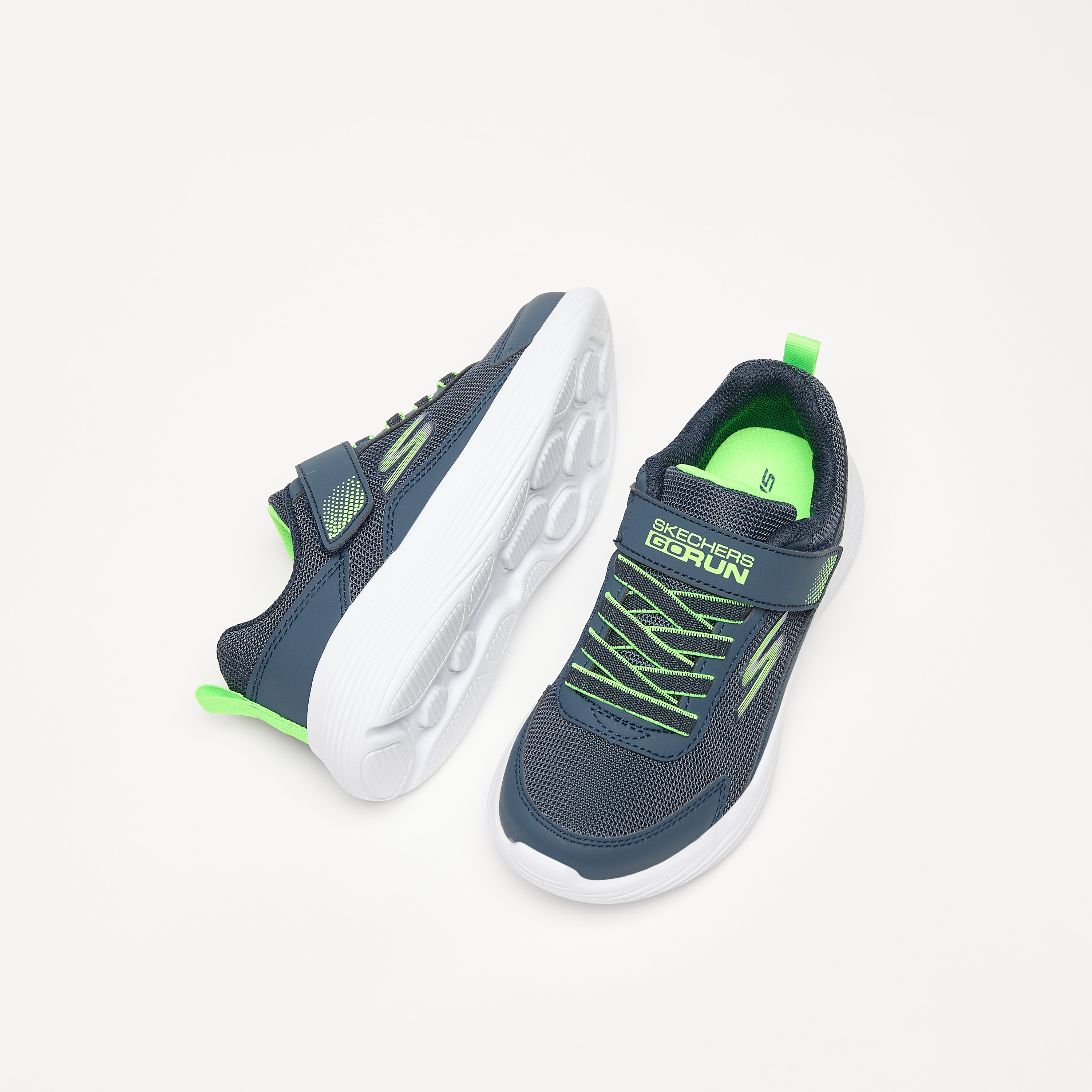 حذاء جري بنعل مبطّن وشريط إغلاق جو رن 400 ڤي 2 للأولاد من سكتشرز-boys-shoes-sneakers-image-22