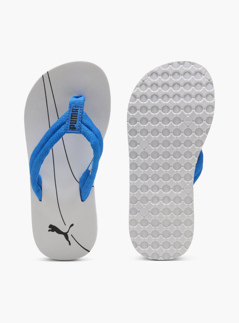 شبشب بإصبع وطبعات شعار "إيبيك فليب في3" للأولاد من بوما-sports-boys-shoes-image-3