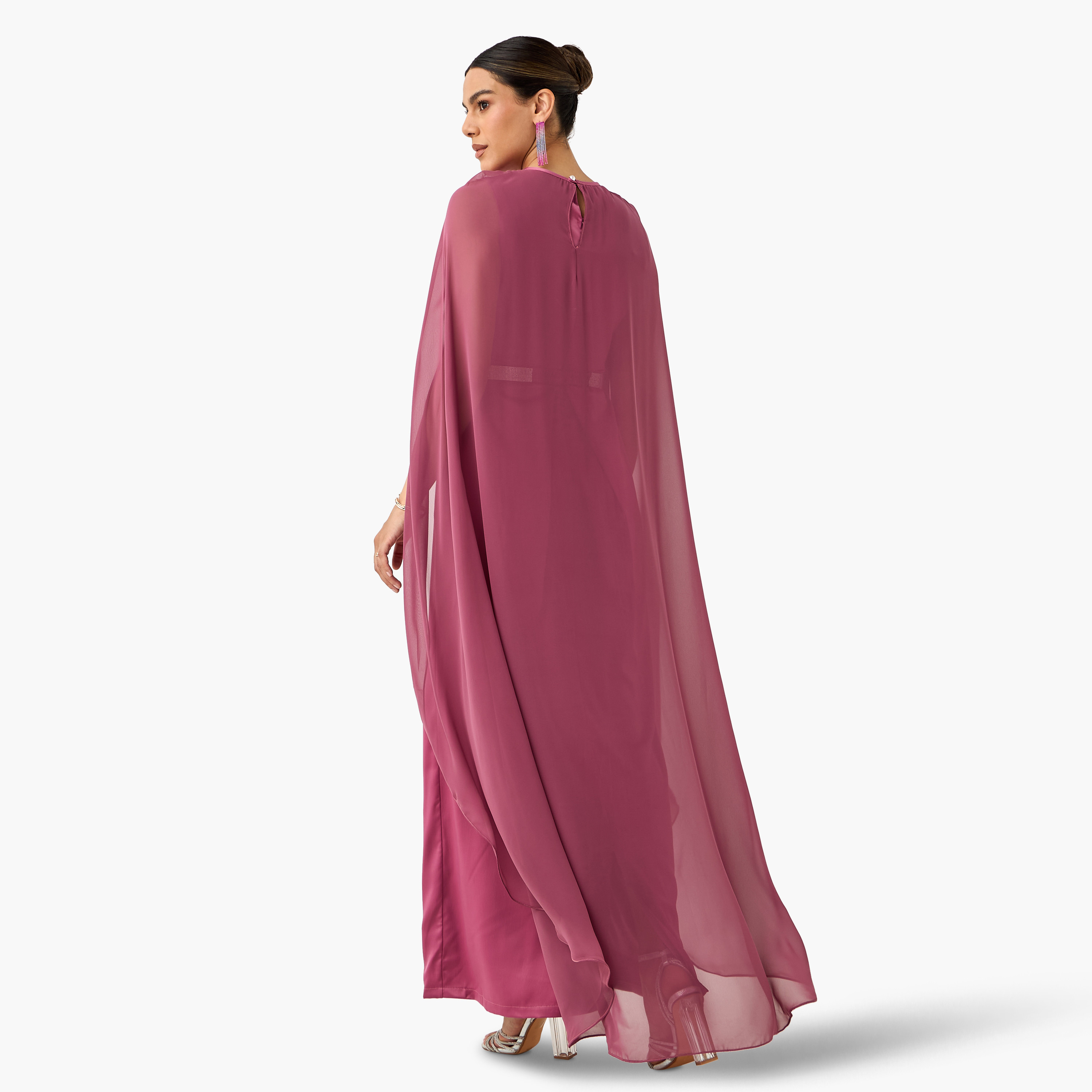 فستان مزين شيفون بياقة بفتحة وأكمام كيب من جولدن أبل-women-clothing-dresses-image-8