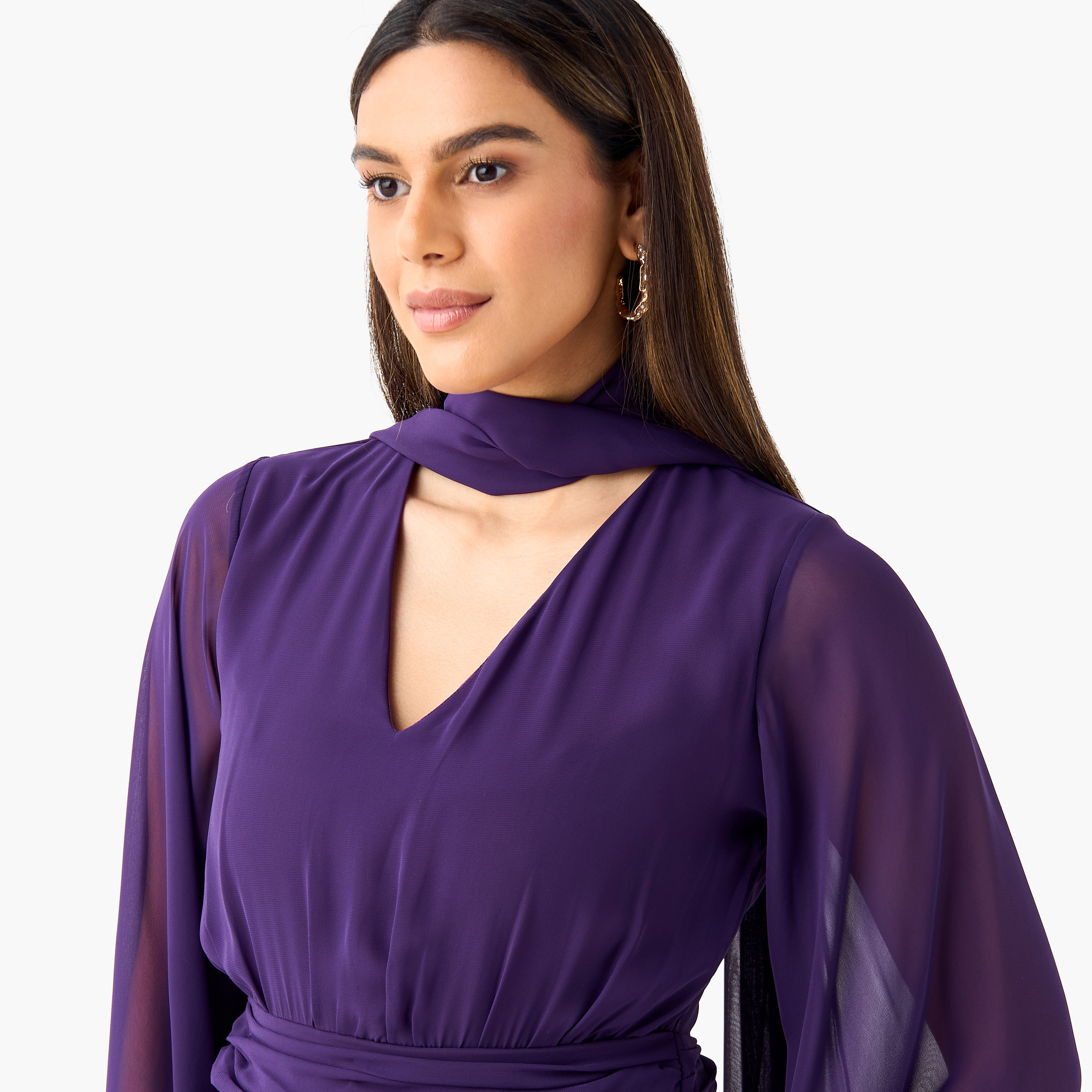 فستان ماكسي بياقة V وفتحة وكسرات من جولدن آبل-women-clothing-dresses-image-9