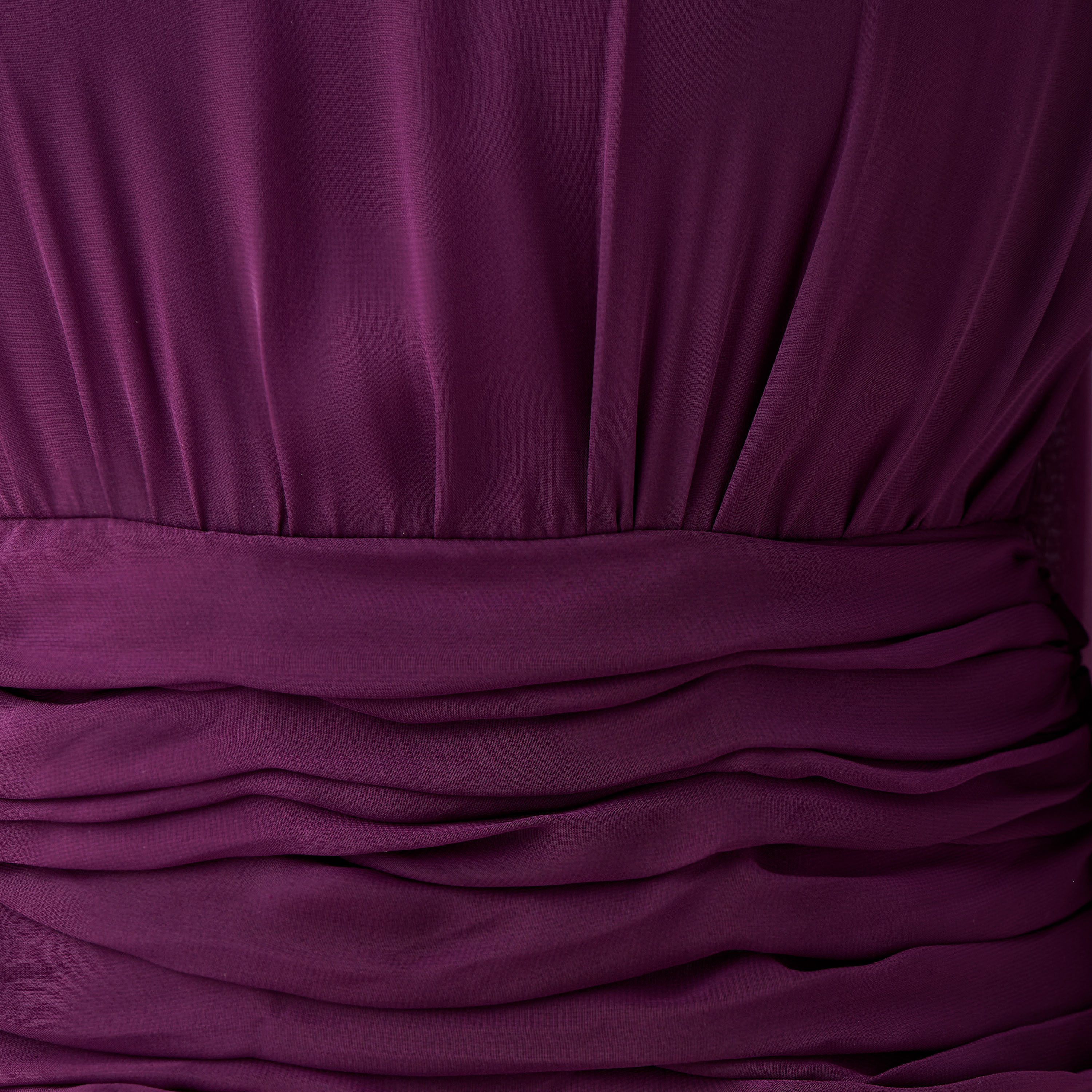 فستان ماكسي بياقة V وفتحة وكسرات من جولدن آبل-women-clothing-dresses-image-5