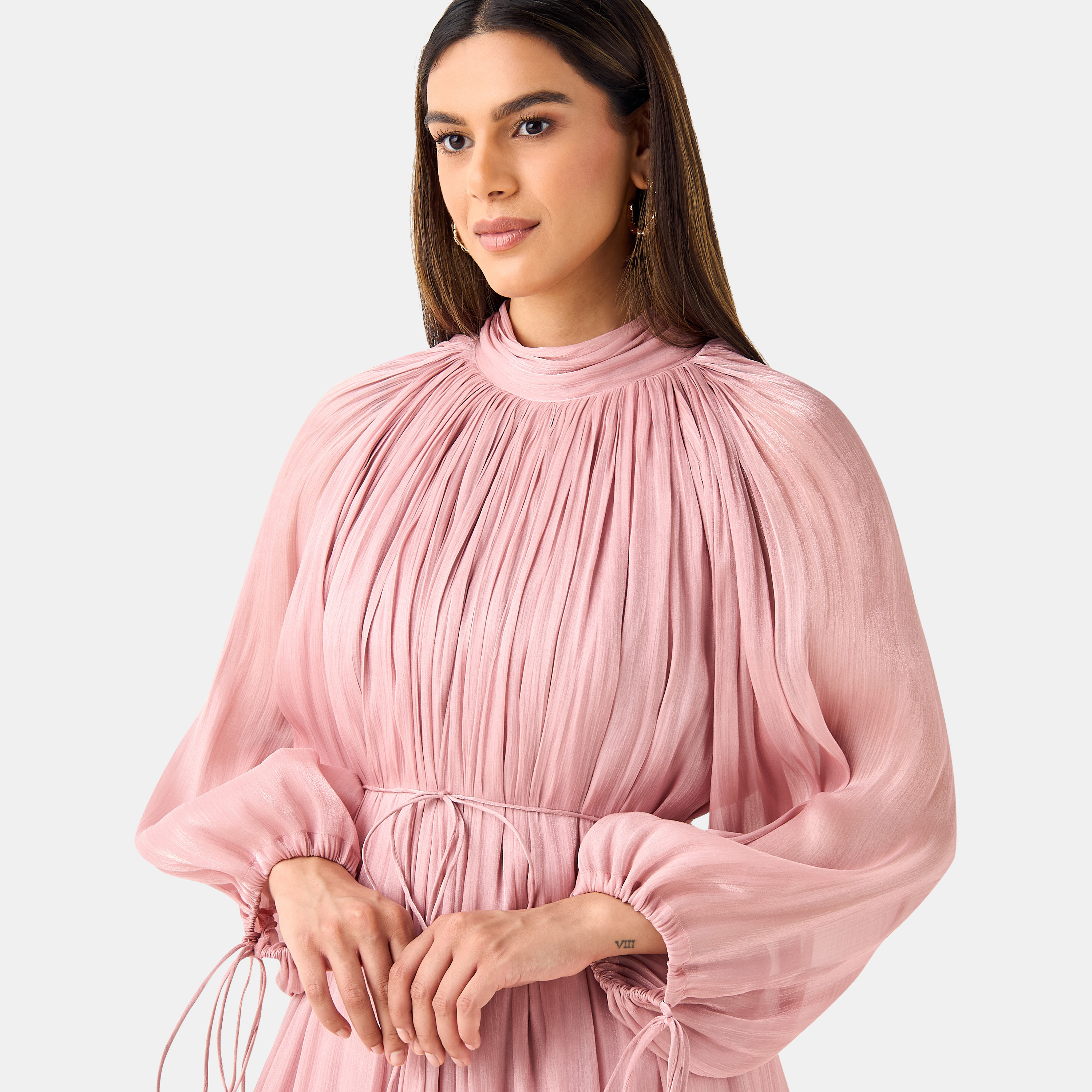فستان بتفاصيل كشكش وياقة بفيونكة وأكمام منفوخة من جولدن آبل-women-clothing-dresses-image-9