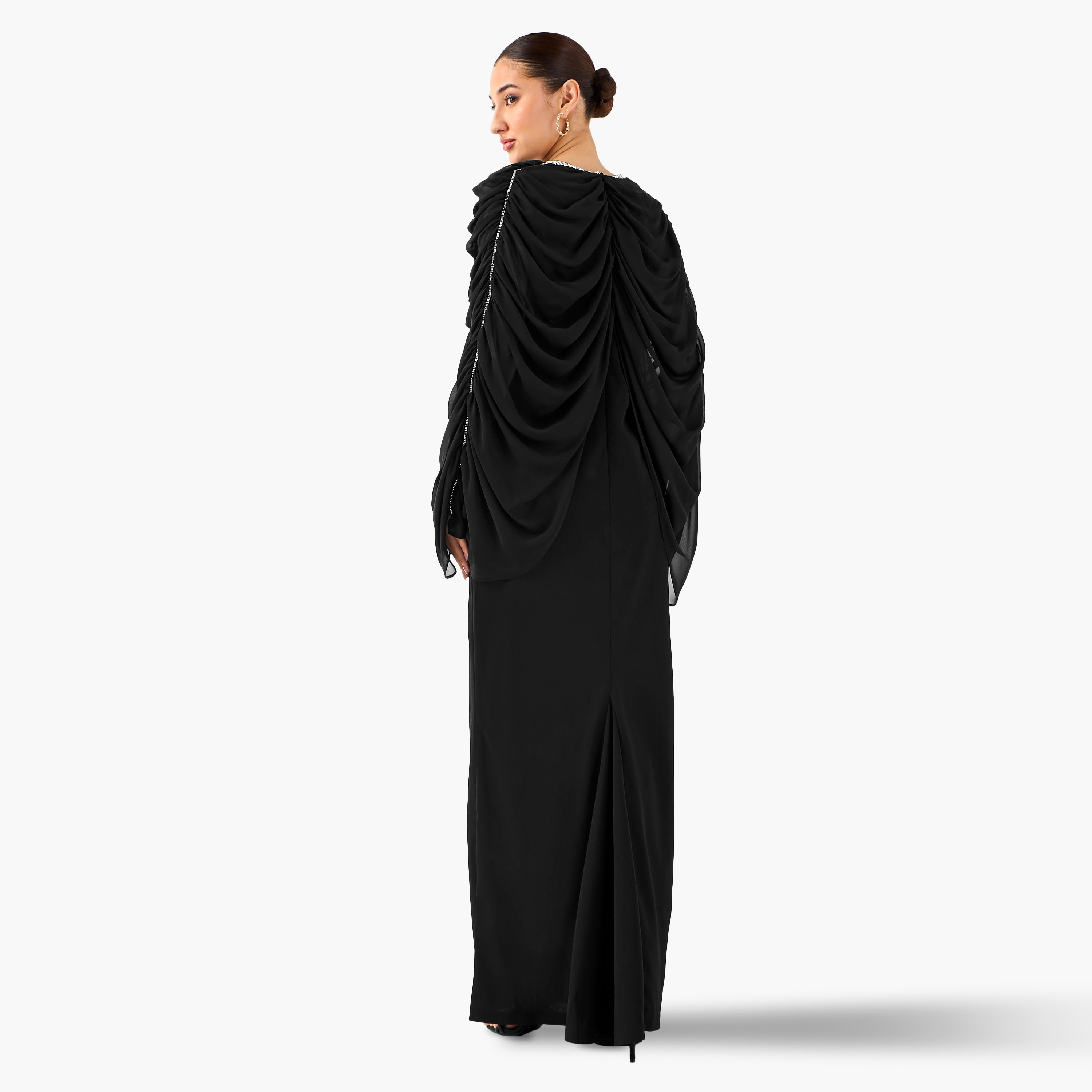 فستان ماكسي بوليستر بكسرات وياقة V من غولدن آبل-women-clothing-dresses-image-11