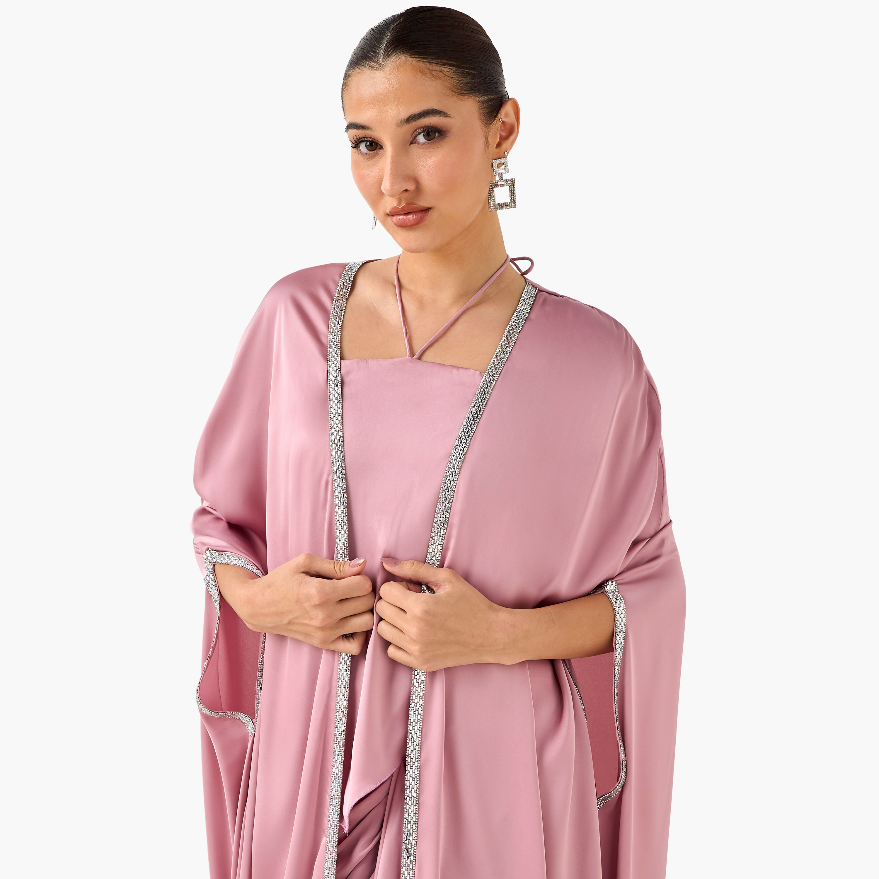 بلوزة هالتر مع تنورة كشكش وسترة شروج كيب من غولدن آبل-women-clothing-dresses-image-22