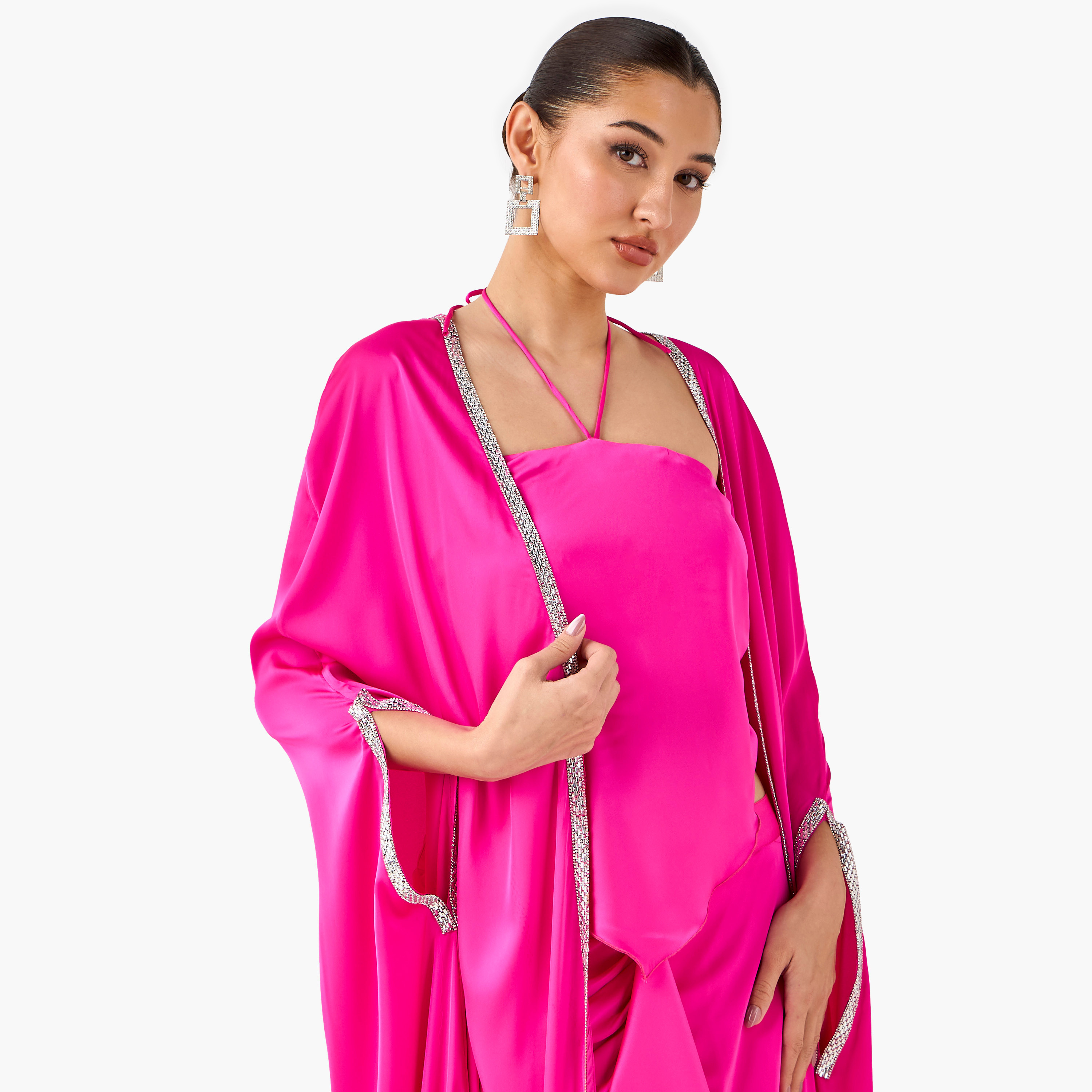 بلوزة هالتر مع تنورة كشكش وسترة شروج كيب من غولدن آبل-women-clothing-dresses-image-4