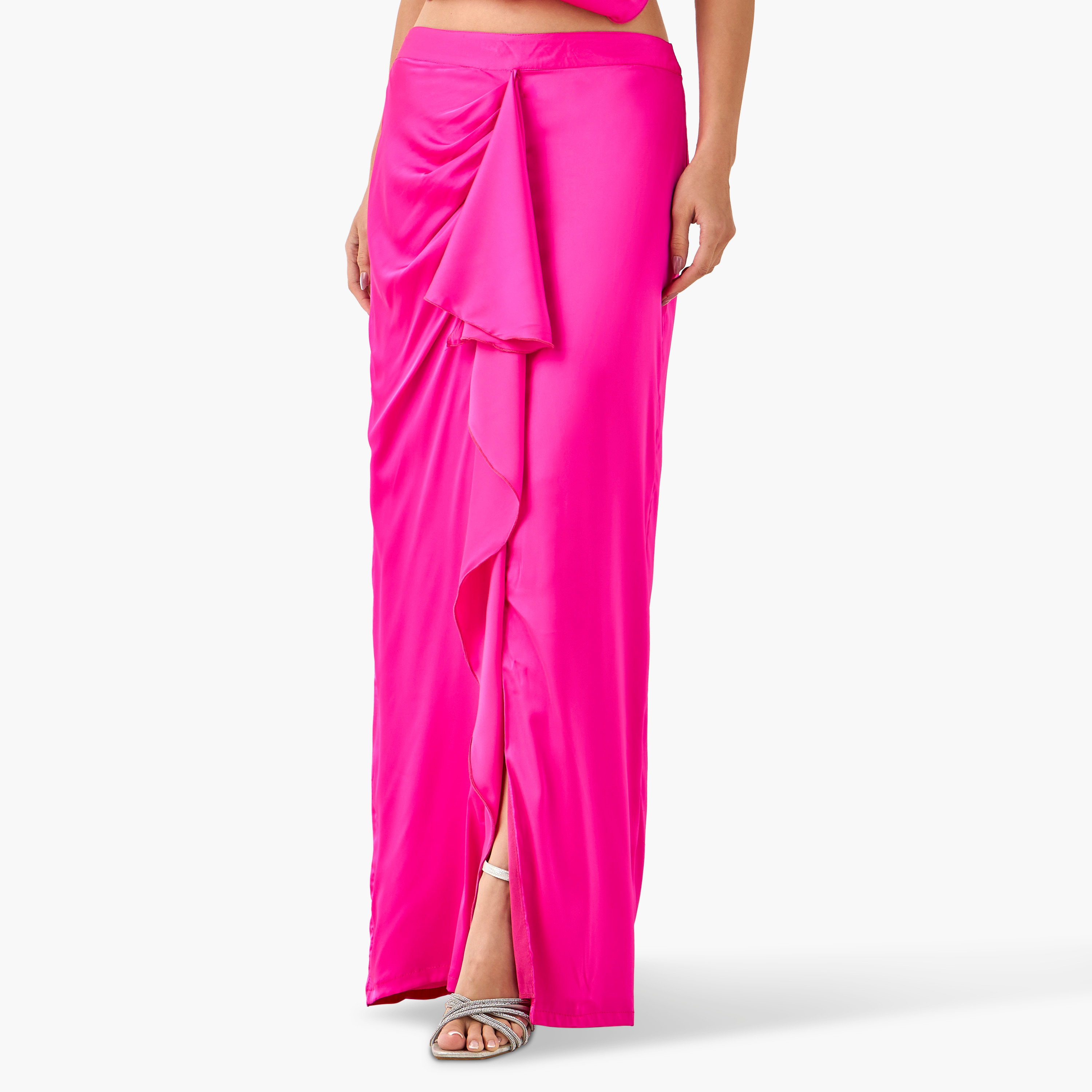 بلوزة هالتر مع تنورة كشكش وسترة شروج كيب من غولدن آبل-women-clothing-dresses-image-8
