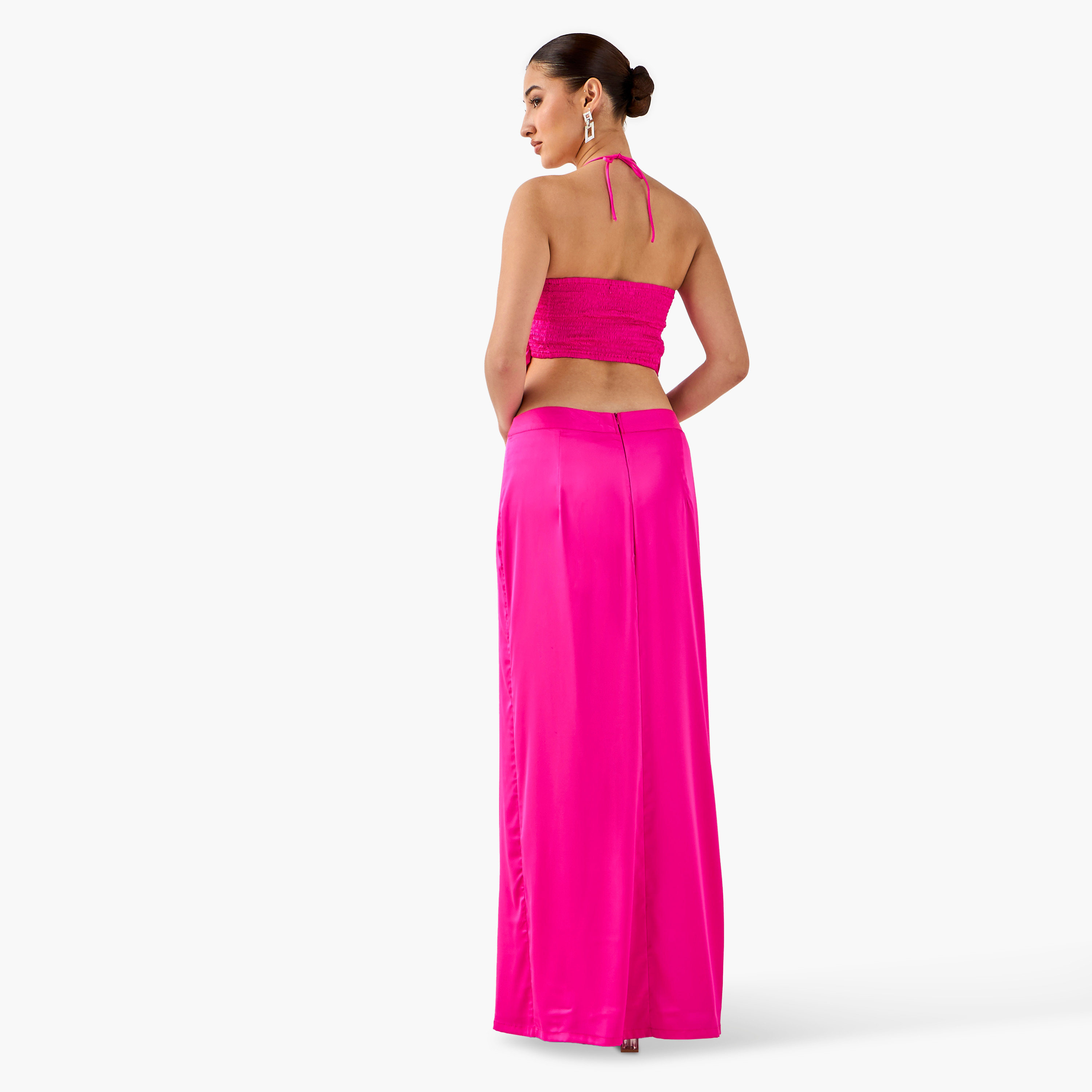 بلوزة هالتر مع تنورة كشكش وسترة شروج كيب من غولدن آبل-women-clothing-dresses-image-9