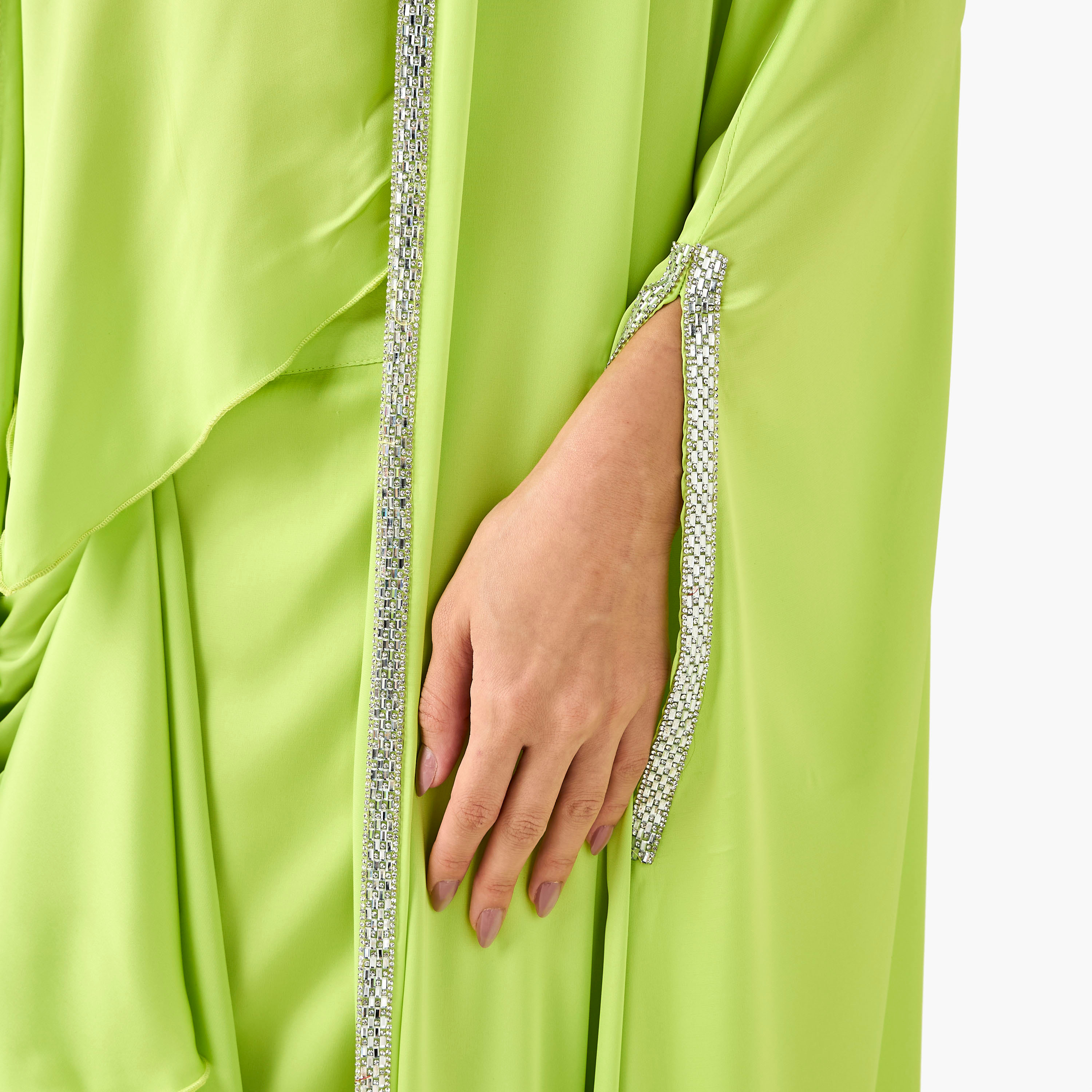 بلوزة هالتر مع تنورة كشكش وسترة شروج كيب من غولدن آبل-women-clothing-dresses-image-15