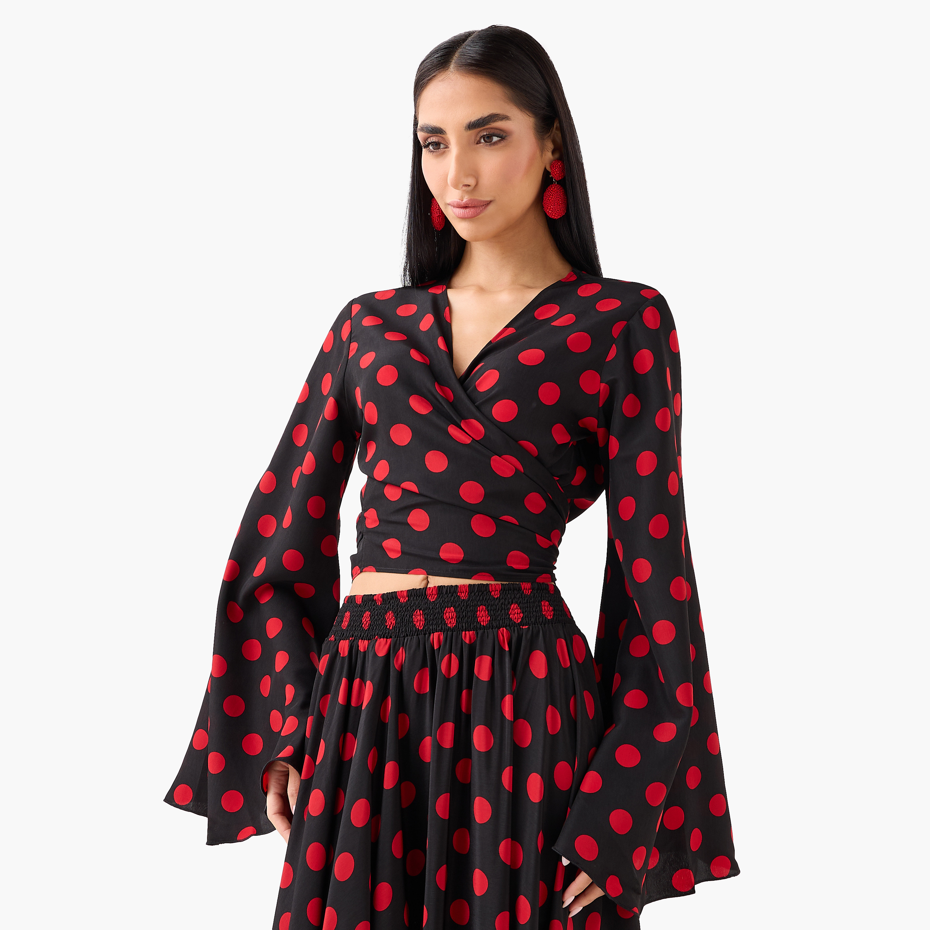 طقم نسائي مكون من بلوزة وتنورة بنقشة "بولكا دوت" وأكمام واسعة من غولدن أبل-women-clothing-coordsets-image-3