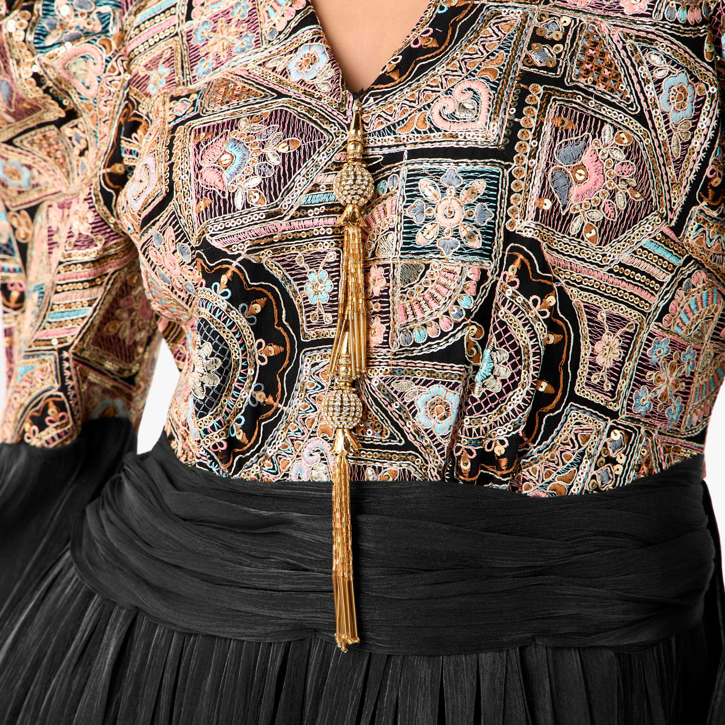 فستان ماكسي كاب بوليستر مزخرف وياقة V من جولدن أبل-women-clothing-dresses-image-6