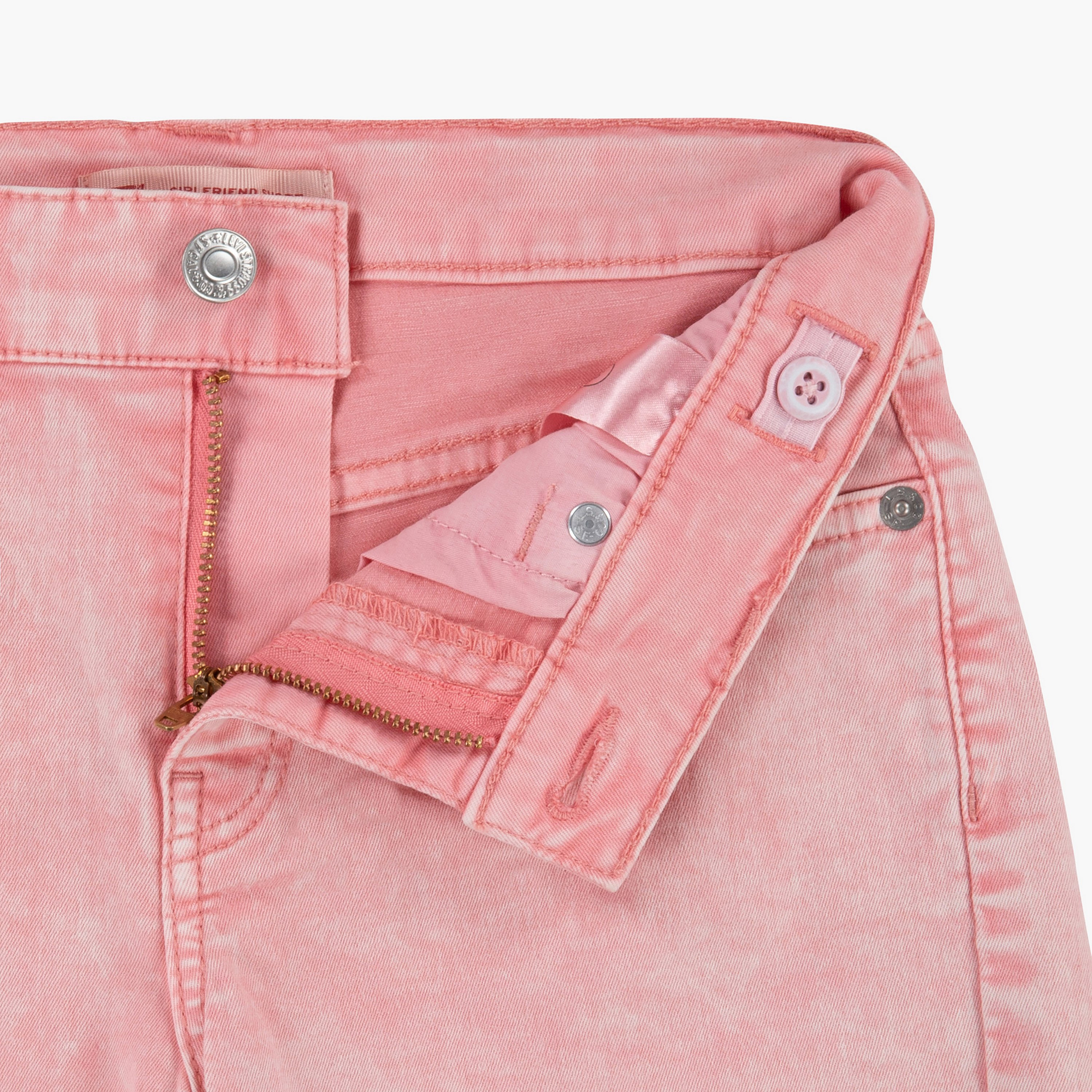 شورت سادة بزر إغلاق وجيوب من ليفايز-girls-clothing-bottoms-shorts-image-10