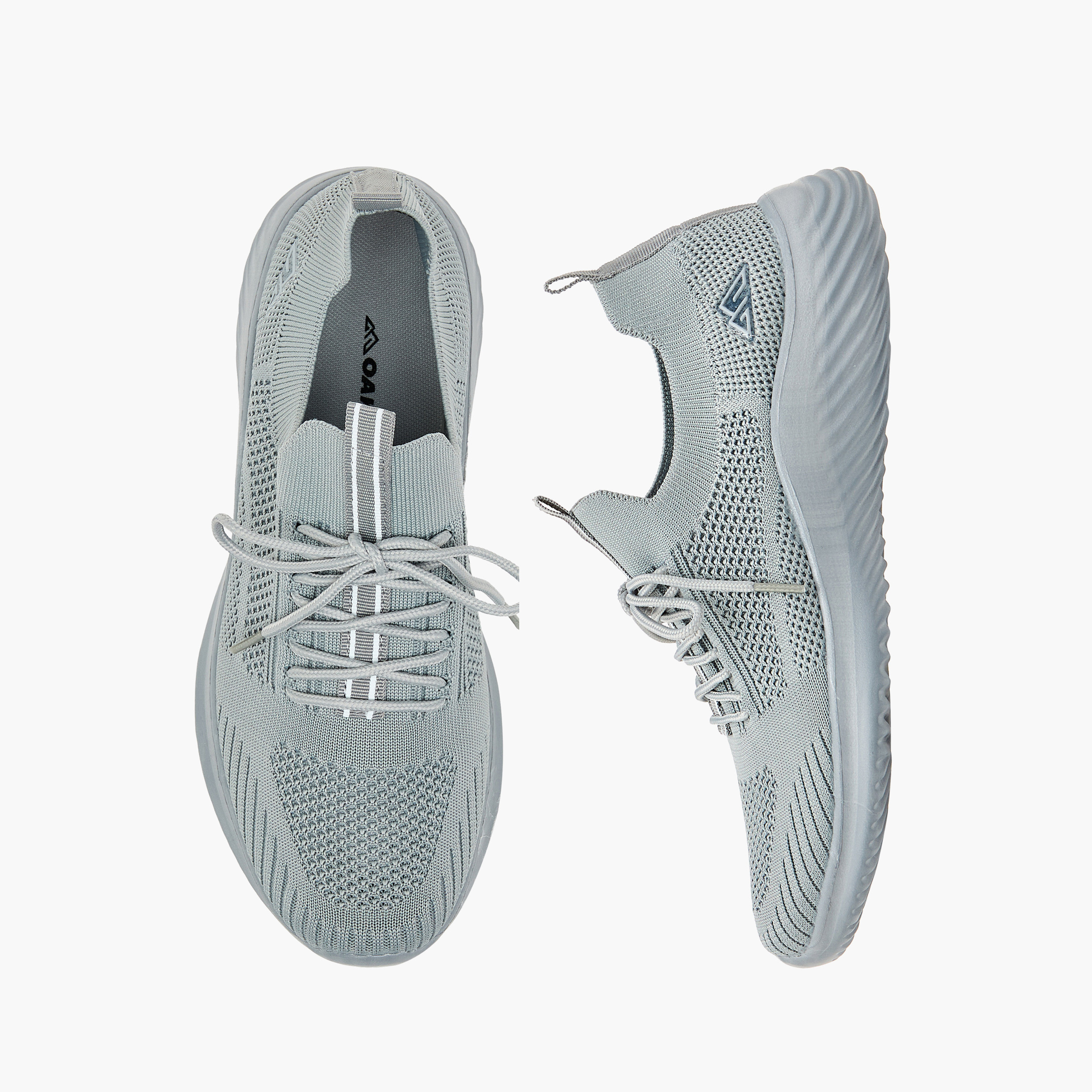حذاء رياضي بارز الملمس برباط إغلاق من أوكلان من شو إكسبريس-women-shoes-sneakers-image-1