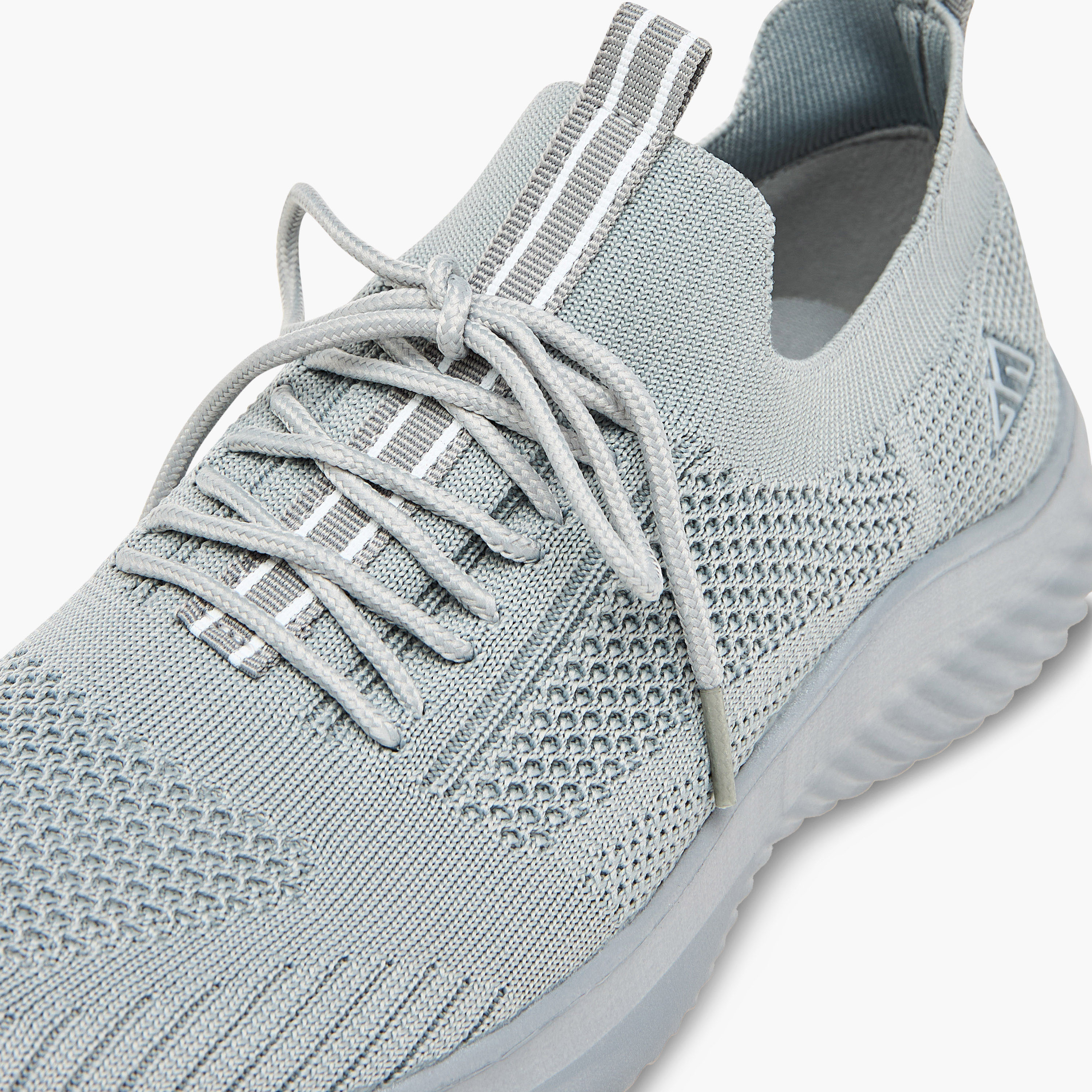 حذاء رياضي بارز الملمس برباط إغلاق من أوكلان من شو إكسبريس-women-shoes-sneakers-image-4