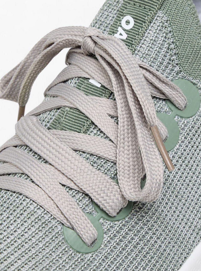 حذاء رياضي بارز الملمس برباط إغلاق من أوكلان من شو إكسبريس-sports-women-shoes-image-4