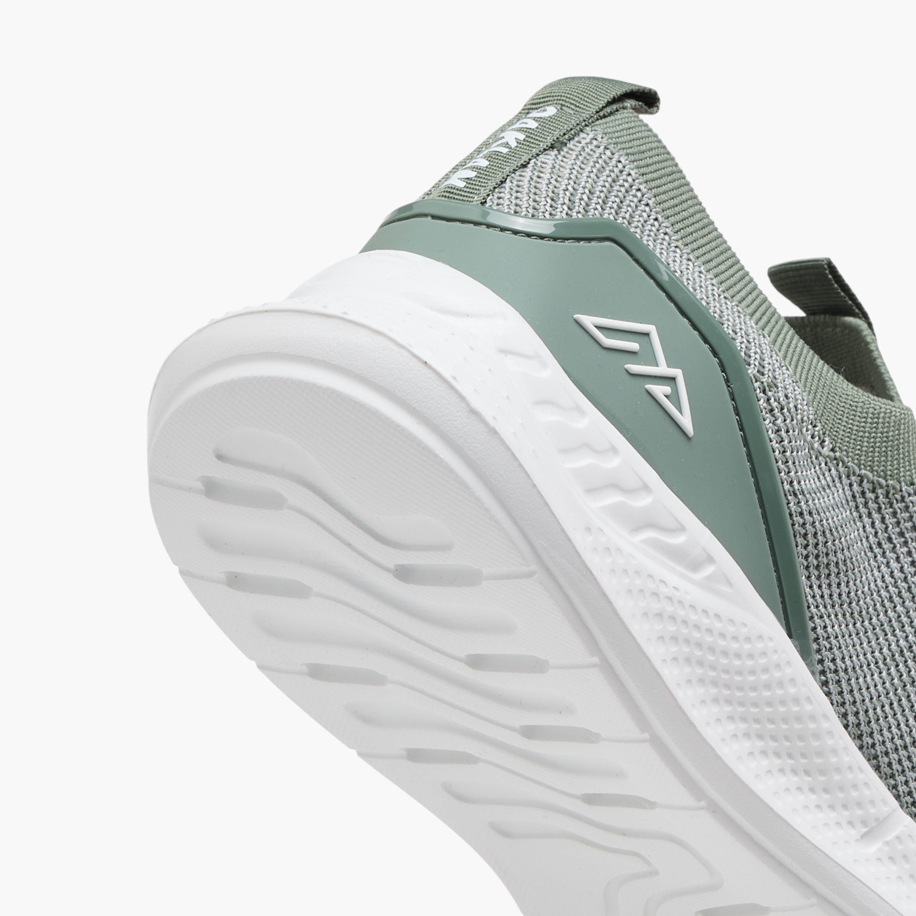 حذاء رياضي بارز الملمس برباط إغلاق من أوكلان من شو إكسبريس-sports-women-shoes-image-5