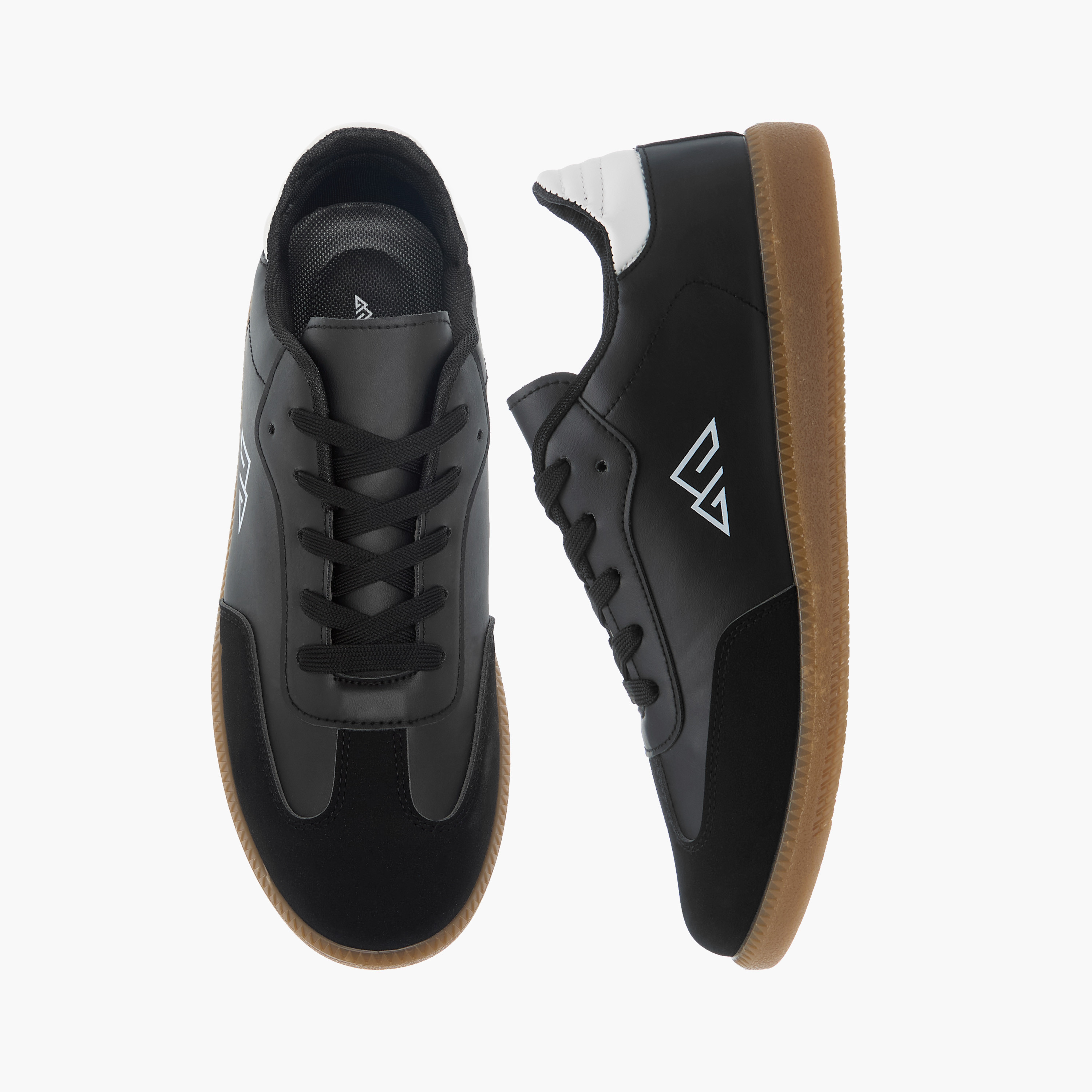 حذاء سنيكرز بألواح ورباط إغلاق من أوكلان من شو إكسبريس-sports-men-shoes-image-1
